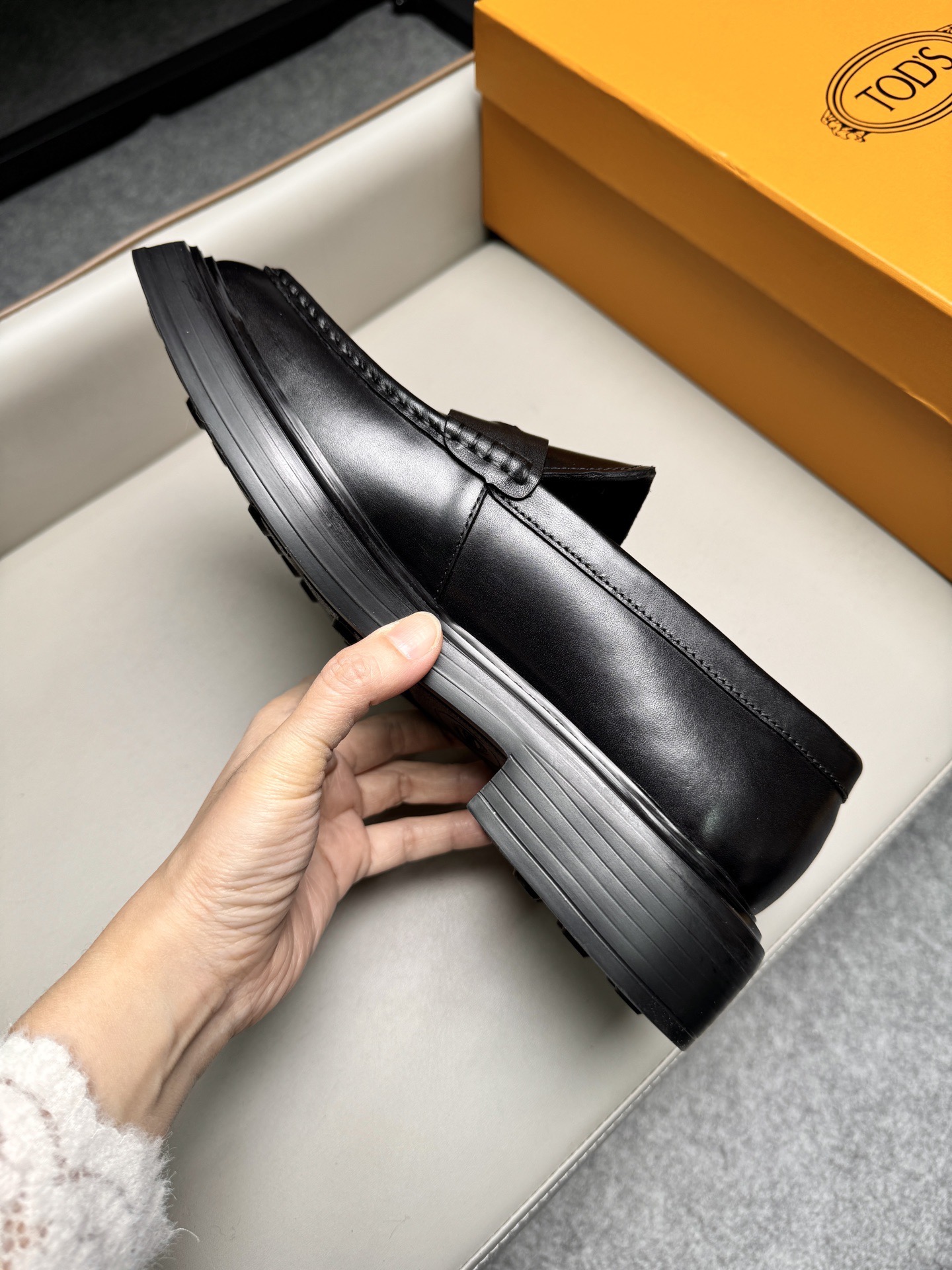 Лоферы мужские в стиле Tod’s чёрного цвета