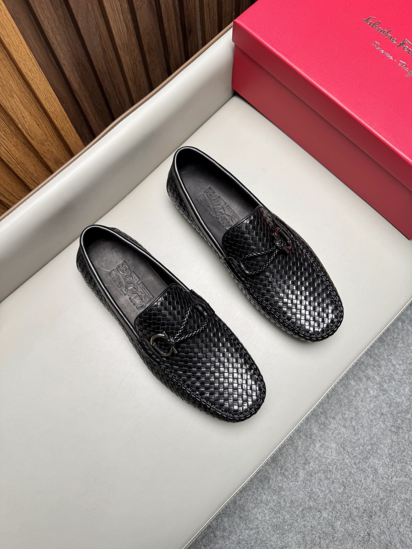 Лоферы мужские в стиле Ferragamo чёрного цвета