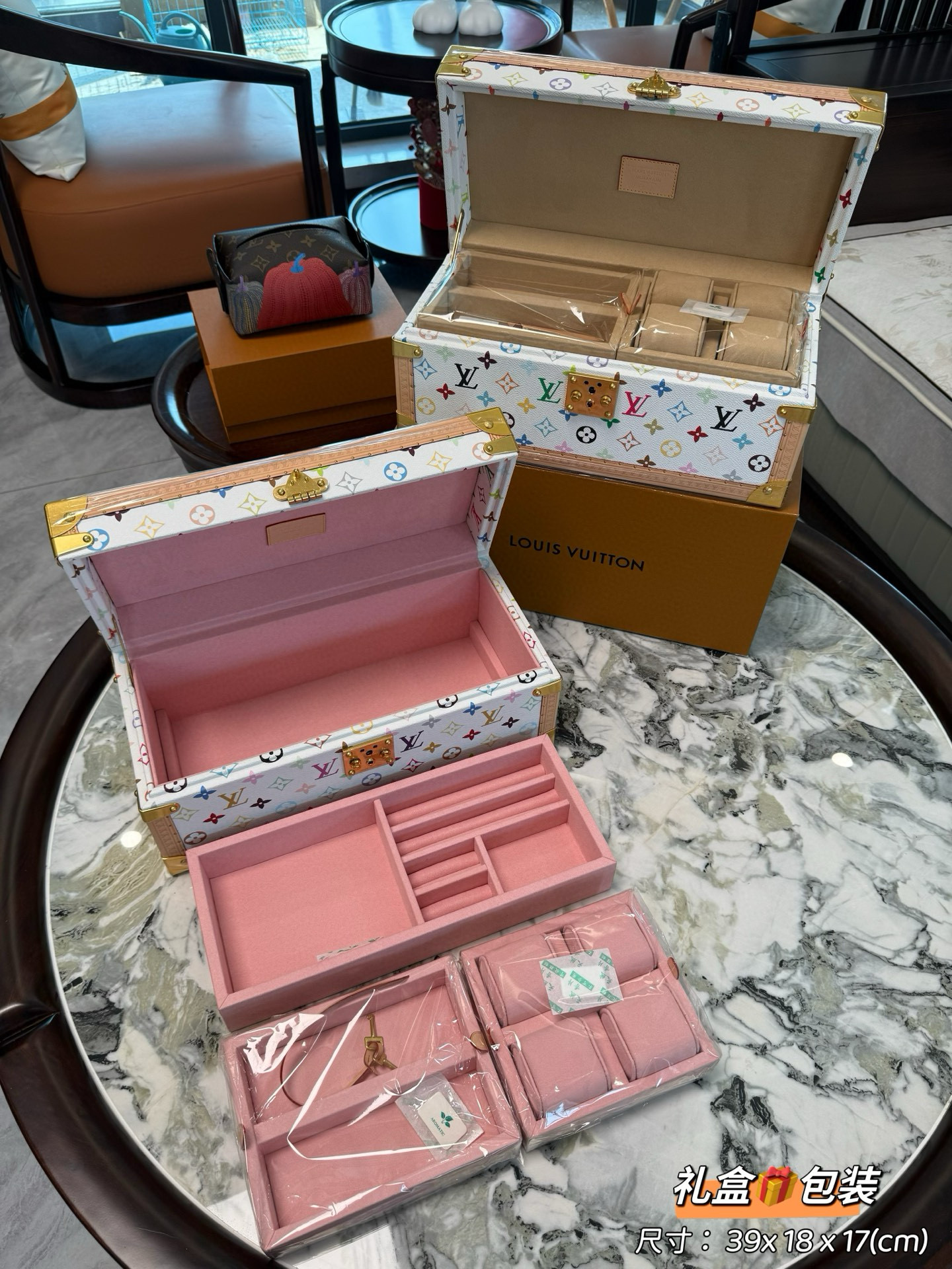 Шкатулка для украшений в стиле Louis Vuitton Coffret 8 Monogram Multicolor белая