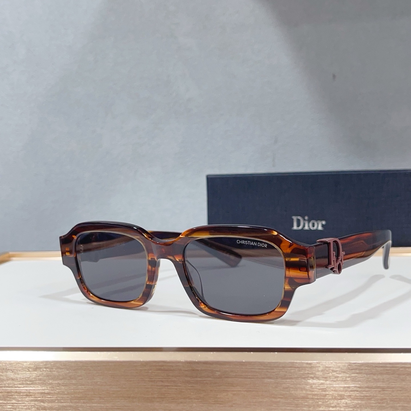 Очки солнцезащитные в стиле Dior Oblique S2I