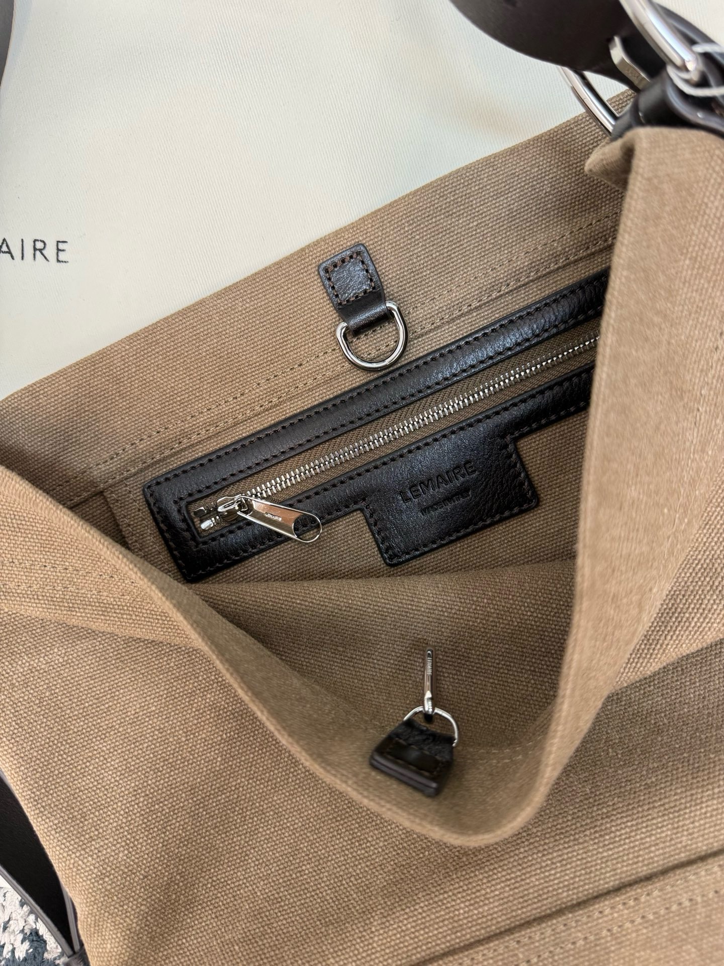 Сумка женская в стиле Lemaire Small Tote цвета хаки