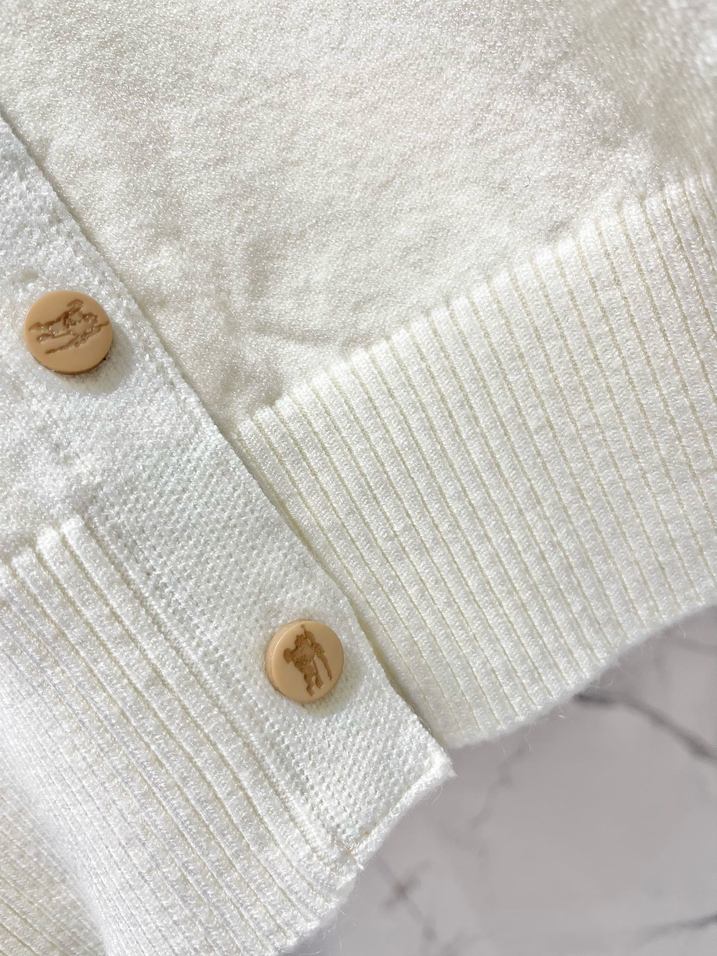 Кардиган женский Burberry EKD Cotton Wool Cardigan бежевого цвета
