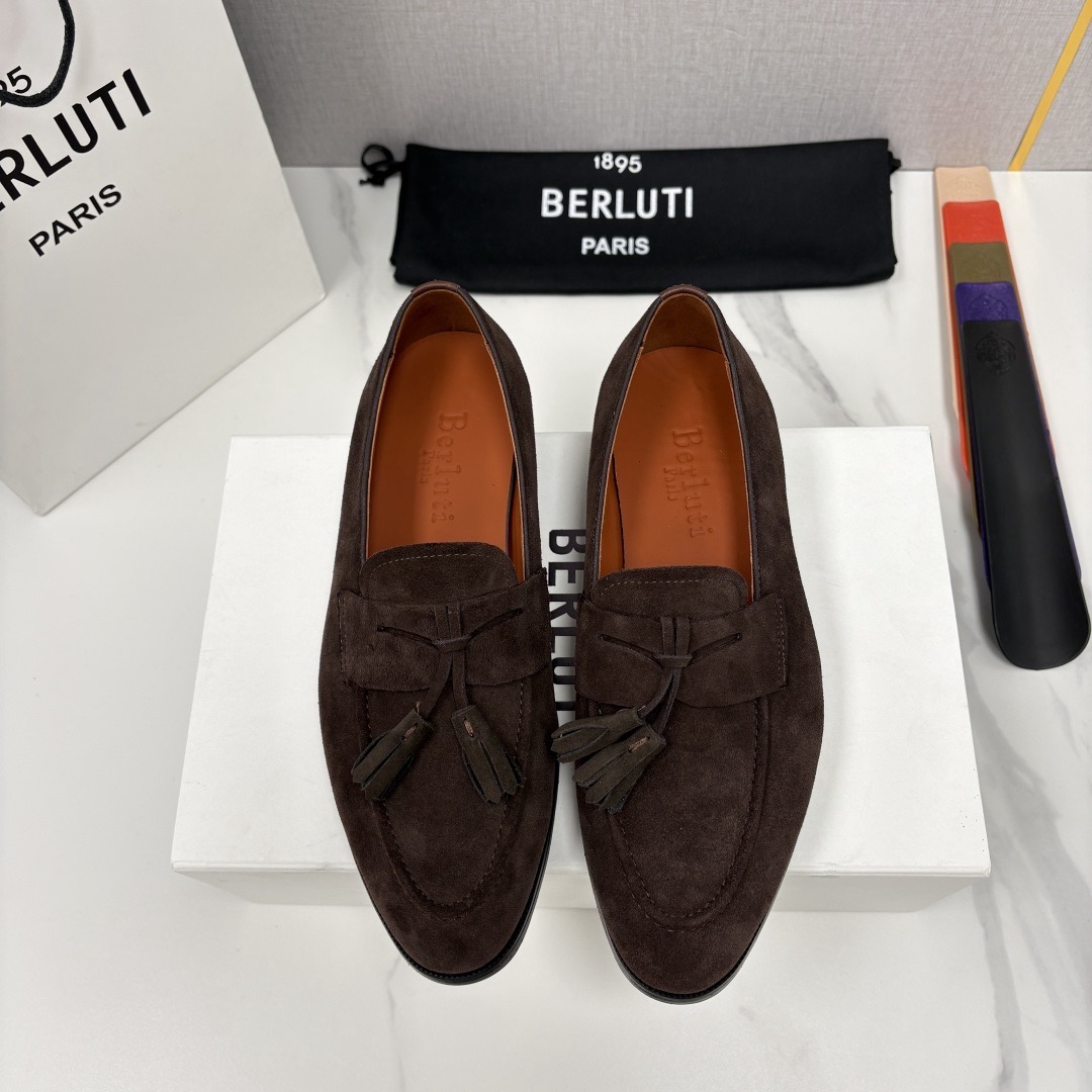 Лоферы мужские в стиле Berluti Lorenzo из натуральной замши темно-коричневого цвета