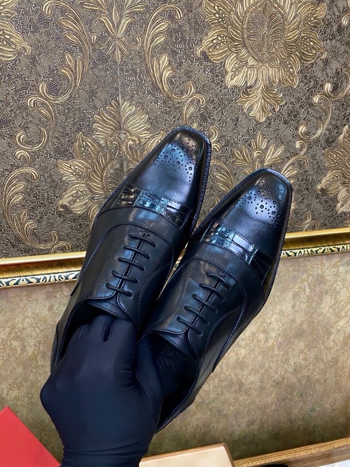 Туфли мужские в стиле Salvatore Ferragamo черного цвета
