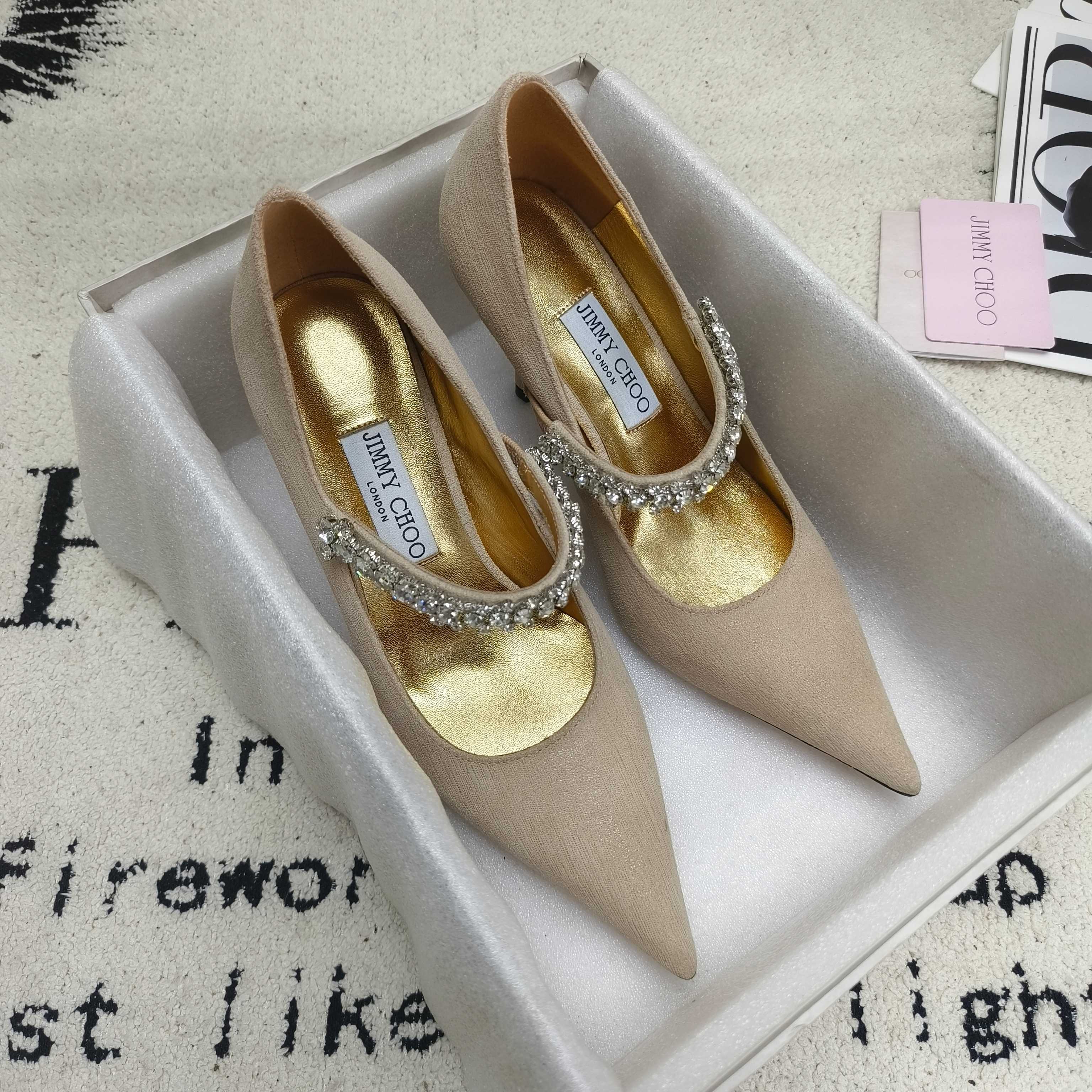 Туфли женские в стиле Jimmy Choo Bing Pump бежевого цвета