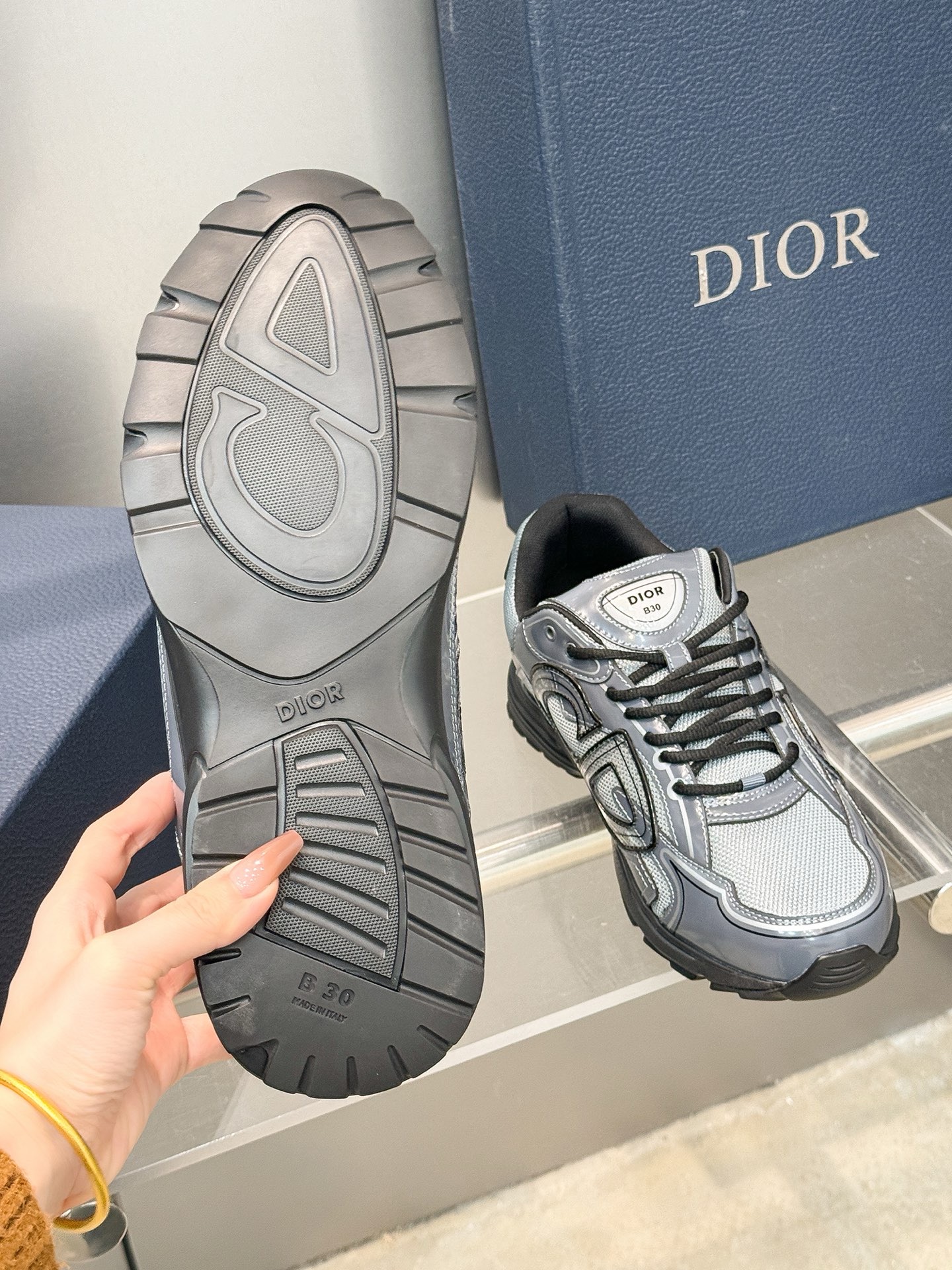 Кроссовки Dior B30 Countdown серого цвета