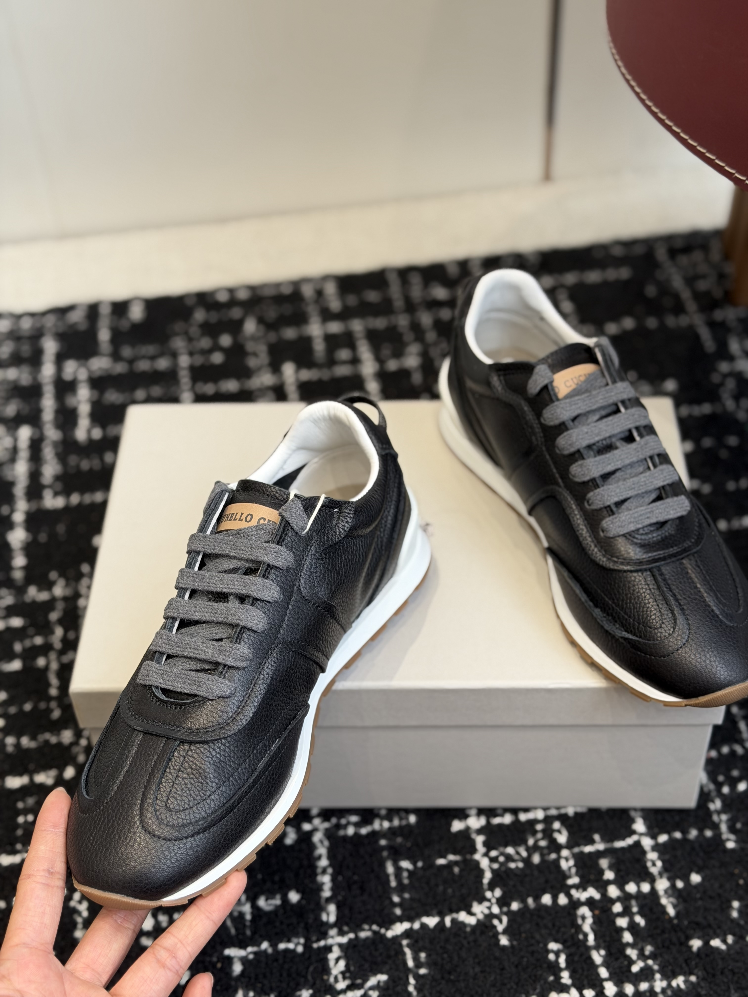 Кроссовки женские в стиле Brunello Cucinelli черного цвета