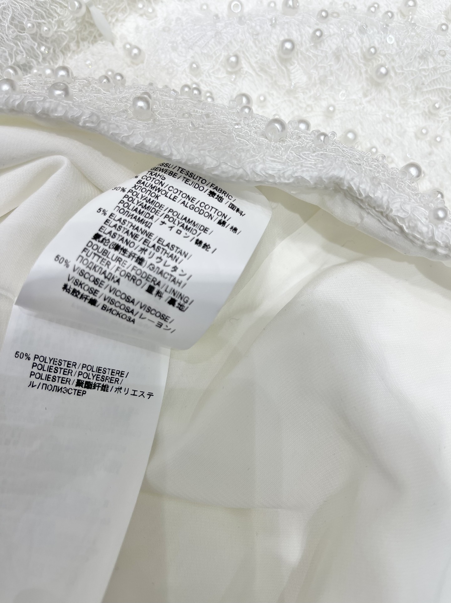 Платье женское в стиле Saint Laurent вечернее с декором из жемчуга и пайеток белого цвета