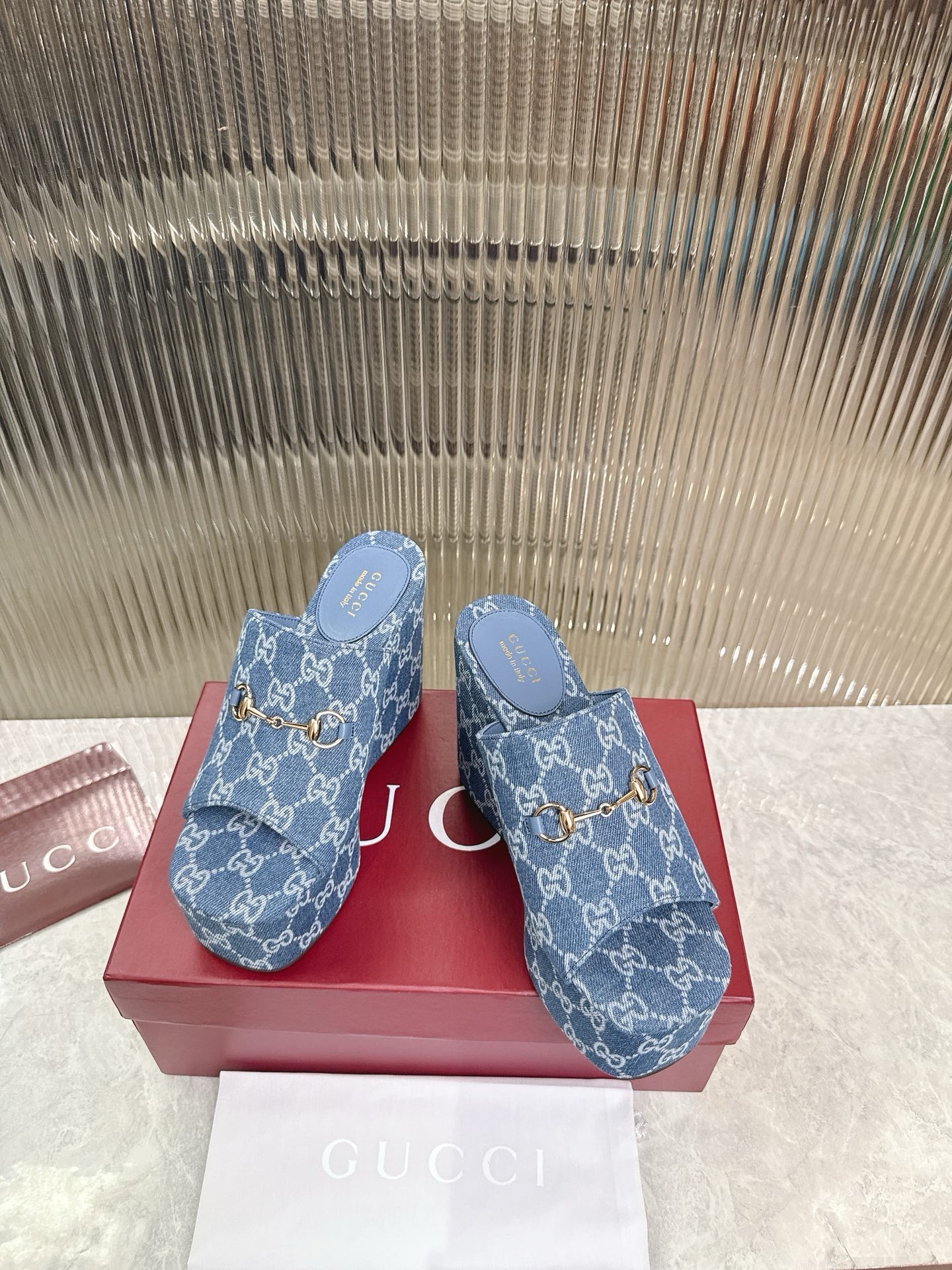Мюли женские в стиле Gucci Princetown с GG-мотивом синего цвета