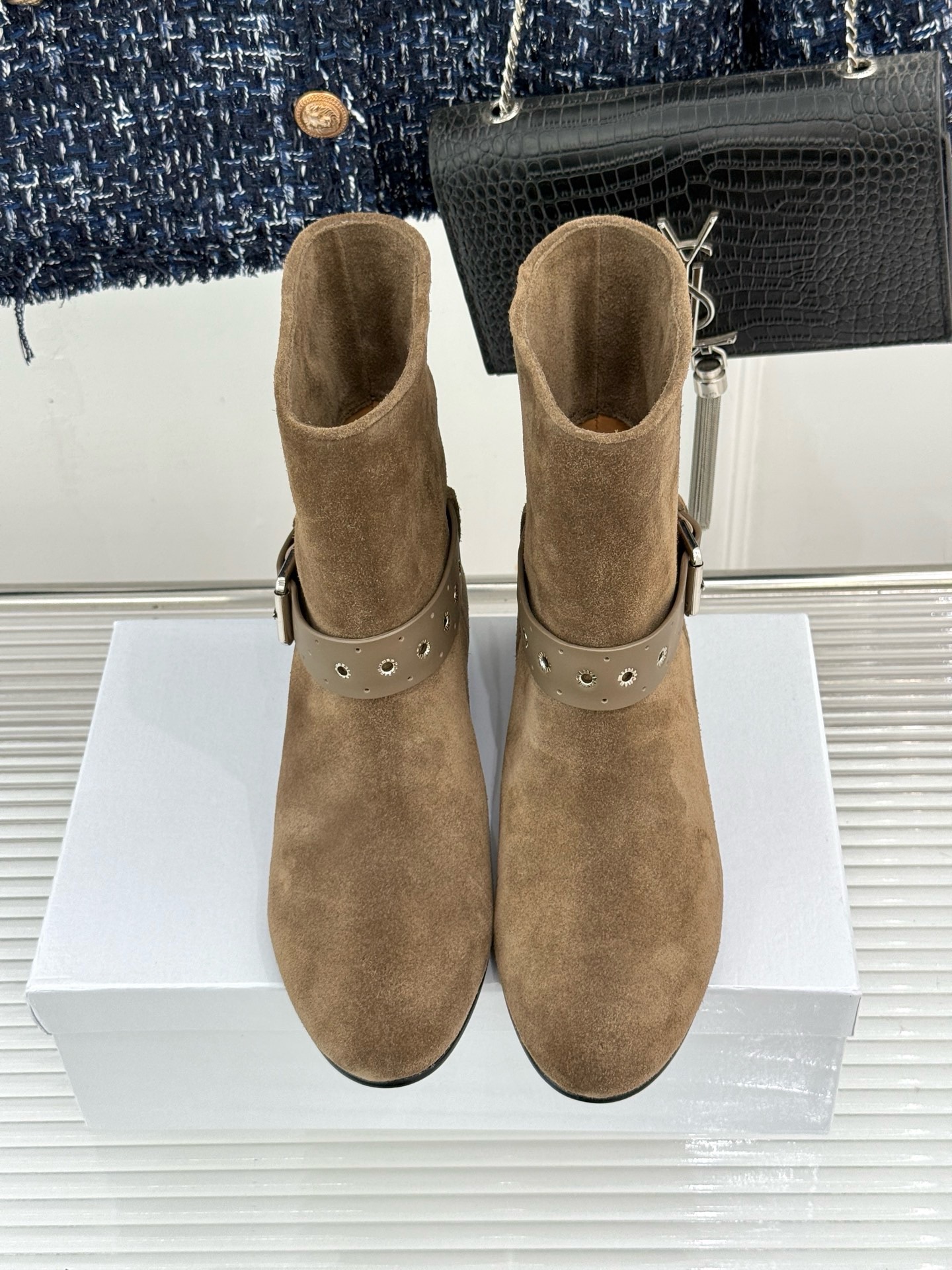 Ботильоны женские Isabel Marant Darner Buckle Boots бежевого цвета