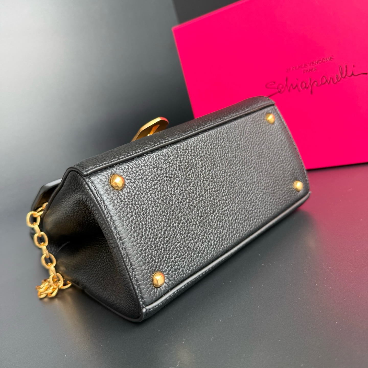 Сумка женская Schiaparelli  чёрного цвета(19 cм)
