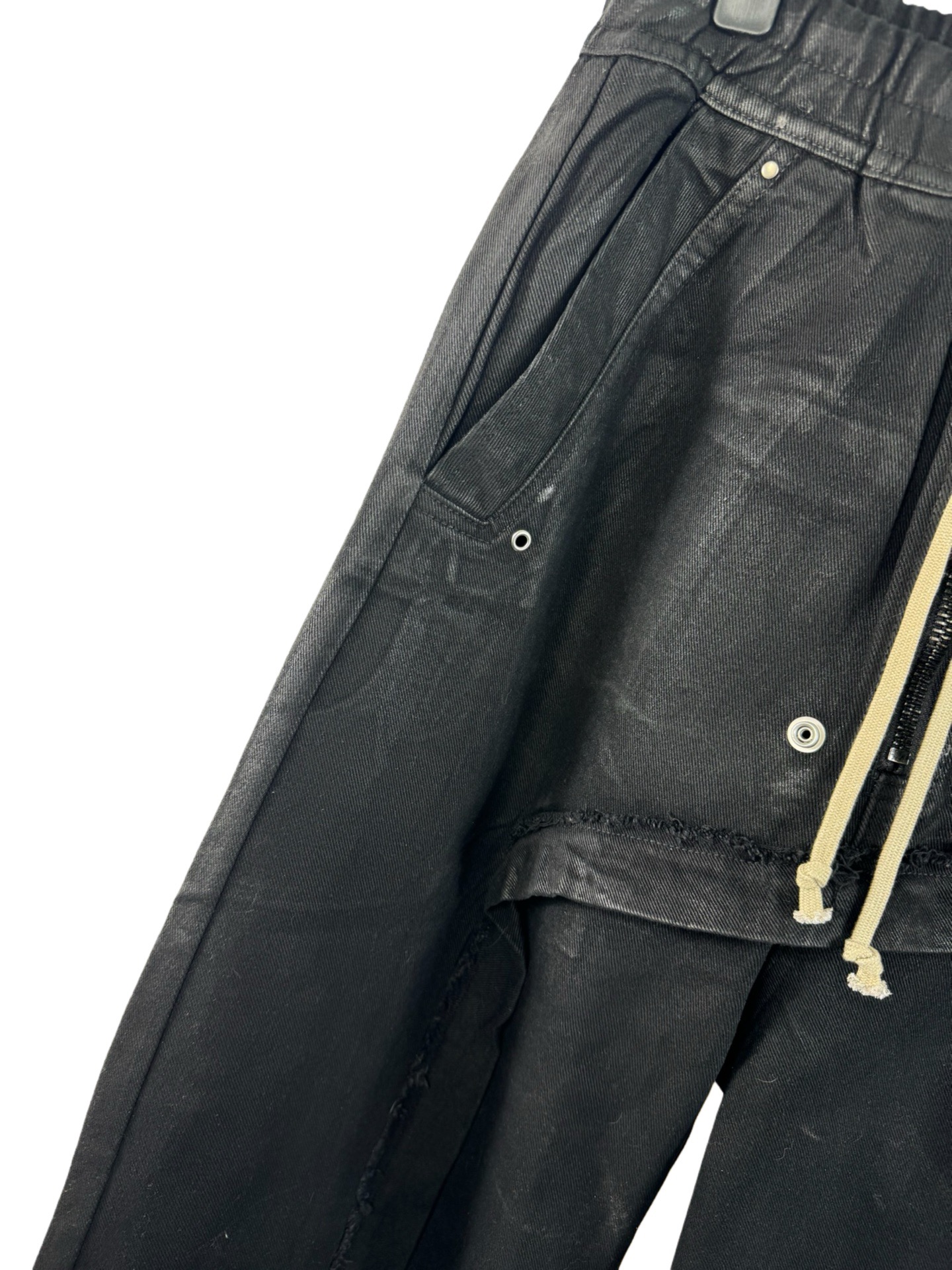 Брюки унисекс в стиле Rick Owens DRKSHDW Hollywood Imbalanced Double Cargo Jumbo Belas тёмно-графитового цвета 