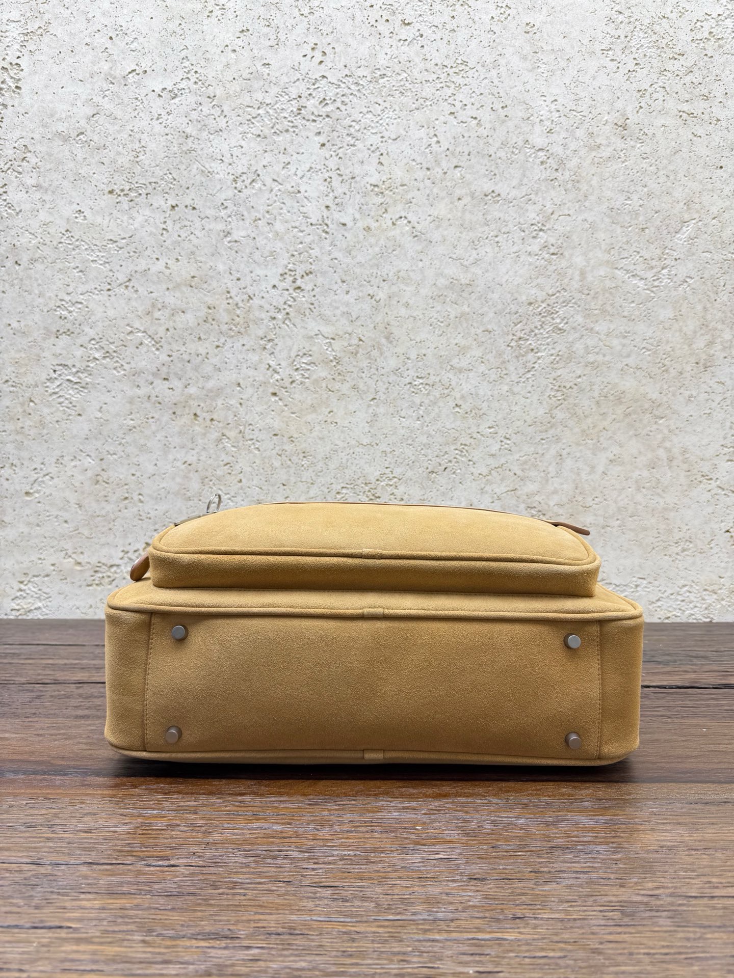 Сумка женская Acne Studios Camera Bag горчичного цвета