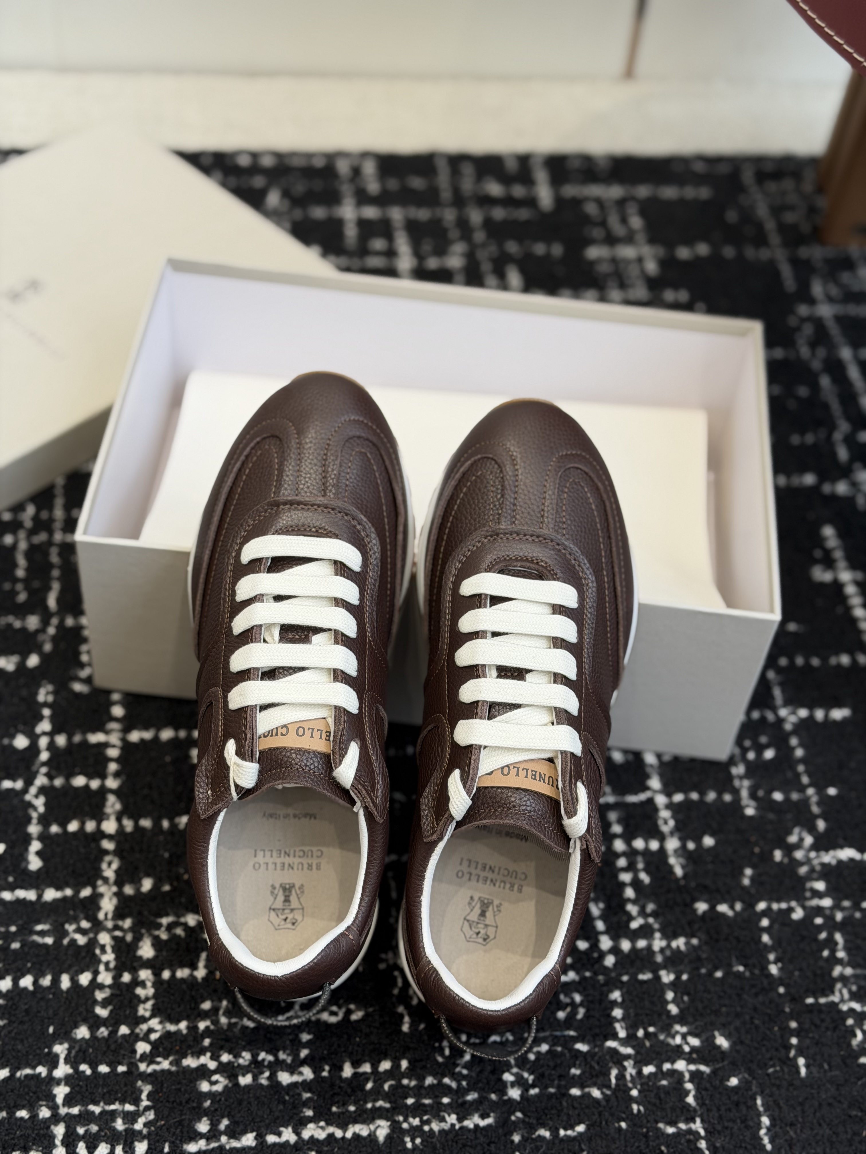 Кроссовки женские в стиле Brunello Cucinelli коричневого цвета