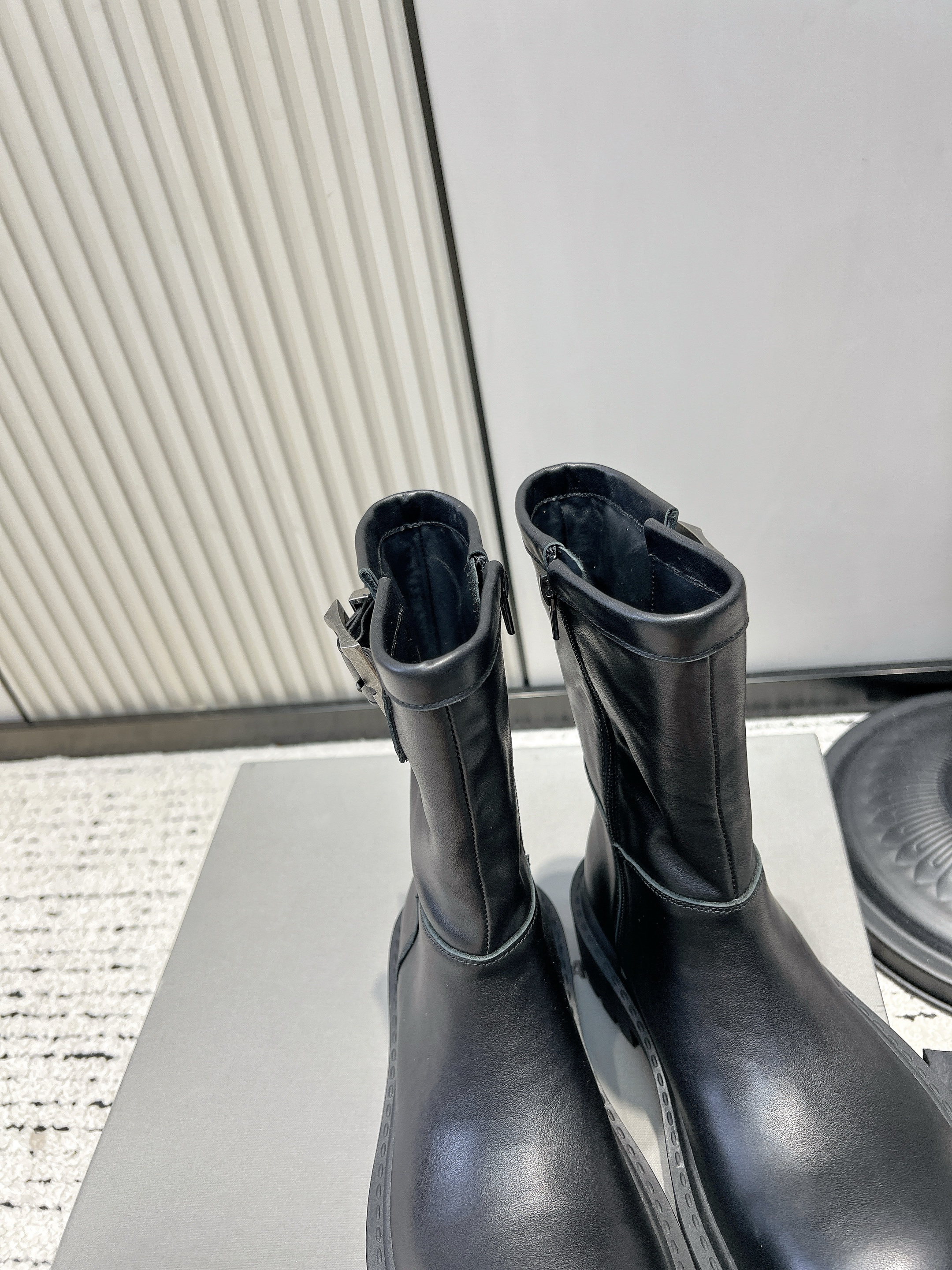 Сапоги женские Balenciaga чёрного цвета