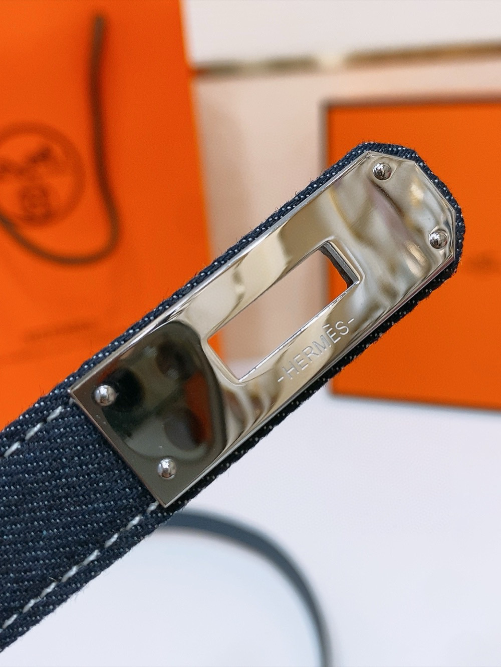 Ремень женский в стиле Hermès Kelly из кожи Epsom тёмно-синего цвета с золотой пряжкой шириной 1.8 см