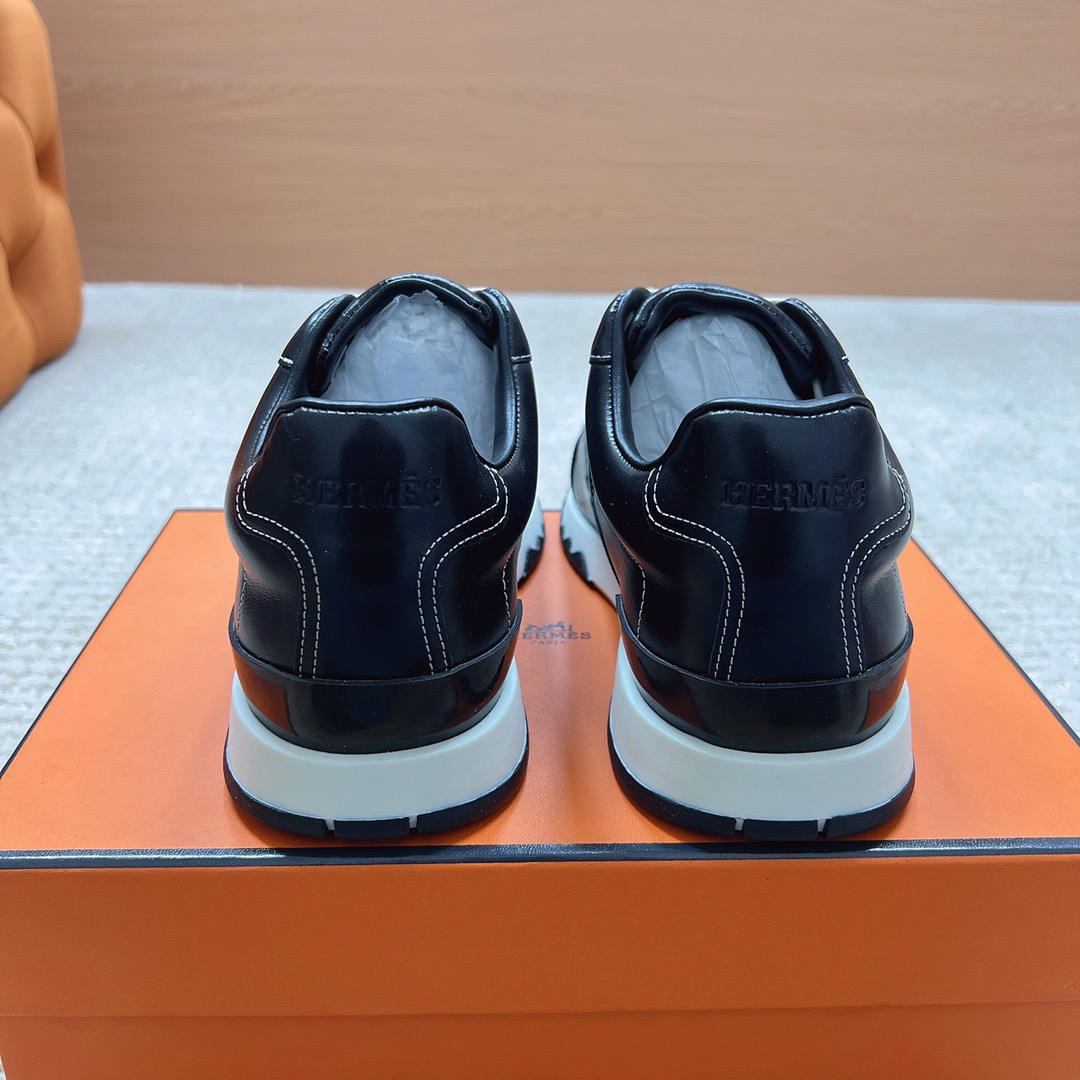 Кроссовки унисекс в стиле Hermes Trail чёрного цвета