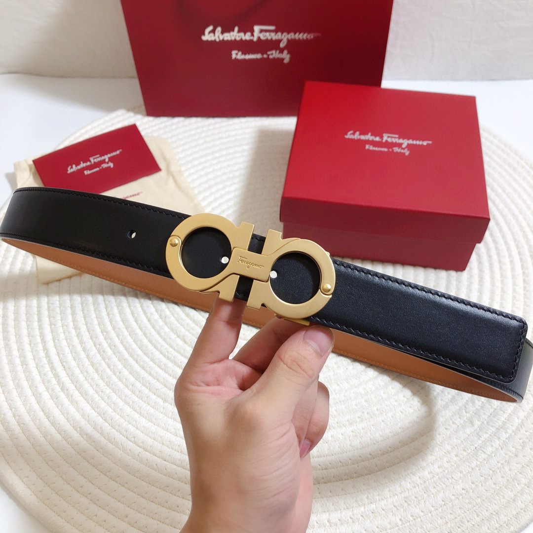 Ремень мужской двусторонний в стиле Salvatore Ferragamo Gancini из натуральной кожи чёрного и коричневого цвета с матовой золотой пряжкой шириной 3.5 см