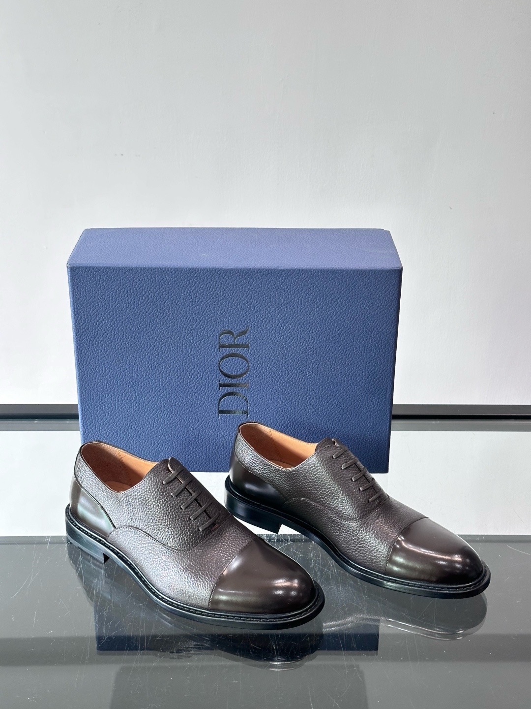 Туфли мужские в стиле Dior Oxford из натуральной кожи коричневого цвета