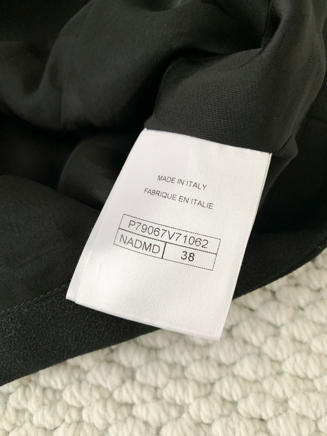 Топ-корсет женский в стиле Chanel с жемчужной отделкой и декоративными бретелями чёрного цвета