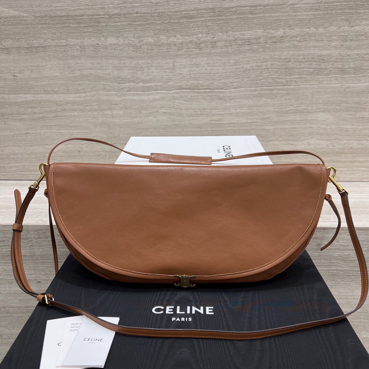 Сумка женская в стиле Celine Soft Triomphe Halfmoon карамельного цвета