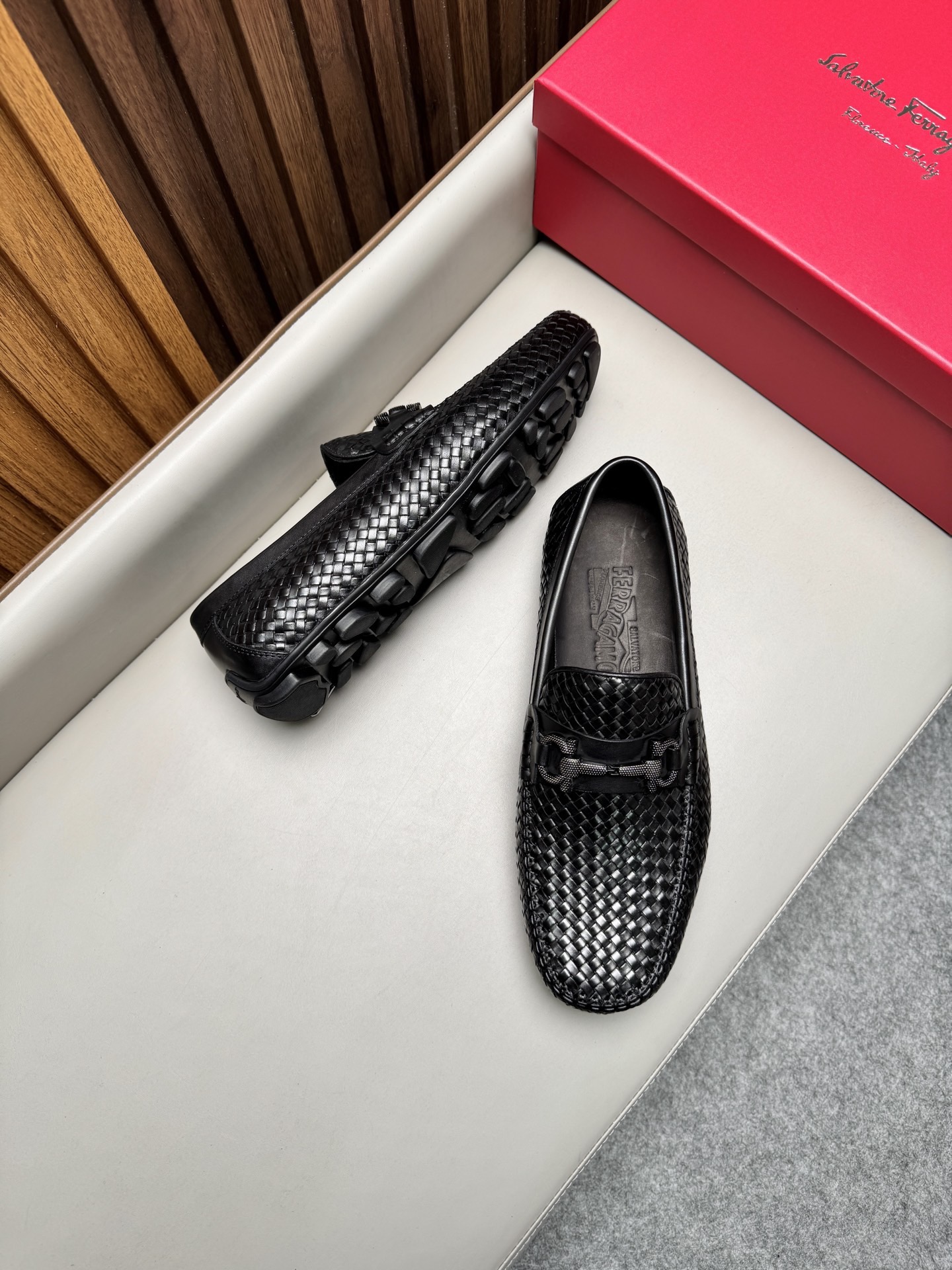 Лоферы мужские в стиле Ferragamo чёрного цвета