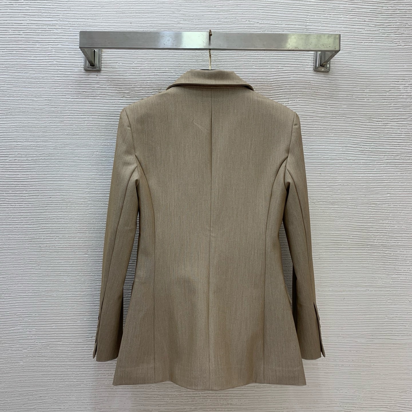 Костюм женский Max Mara бежевого цвета