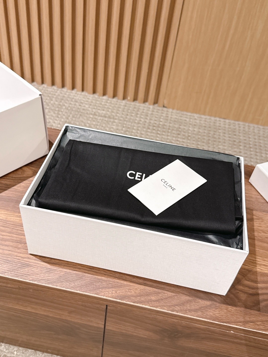 Лоферы женские в стиле Celine Triomphe черного цвета