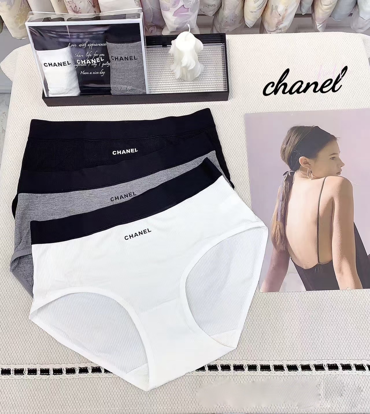 Трусы женские Chanel из хлопка и эластана с кружевной отделкой (набор 3 шт.)
