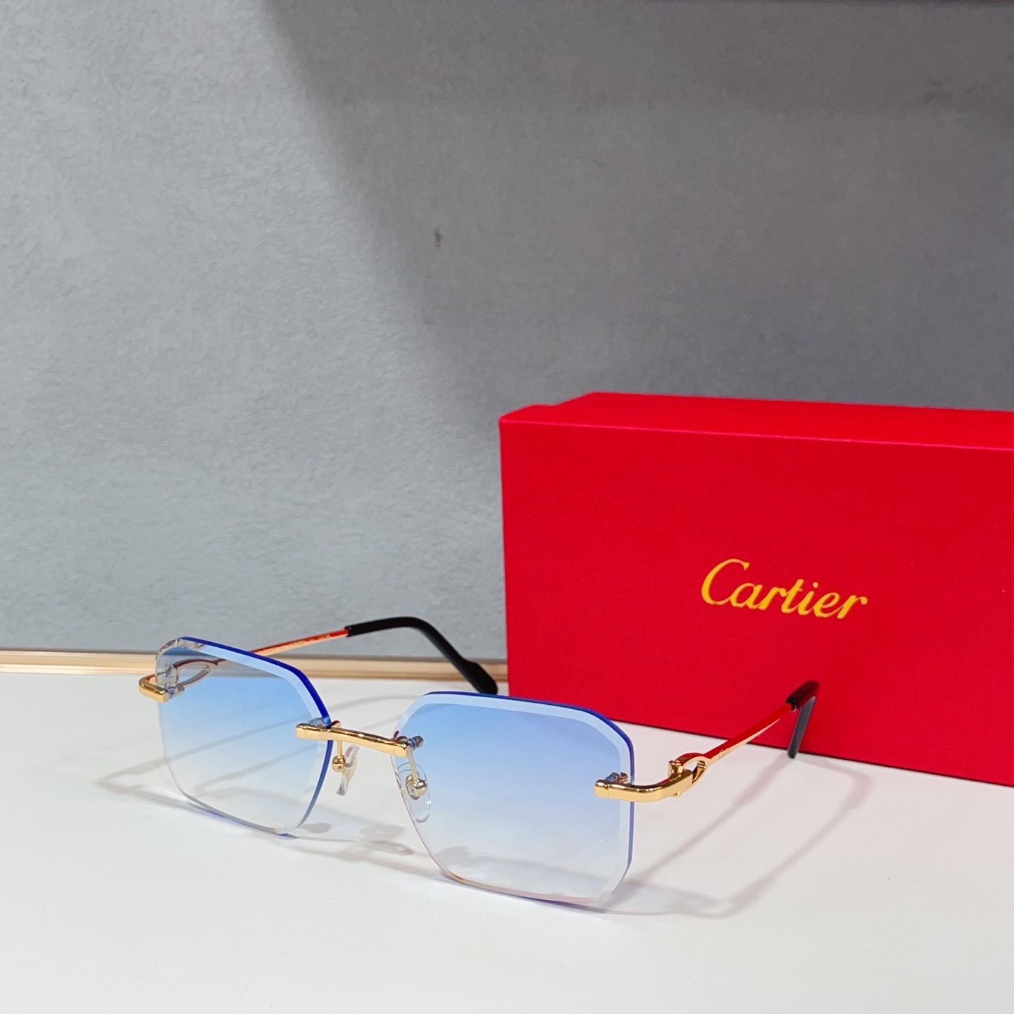 Очки солнцезащитные женские в стиле Cartier