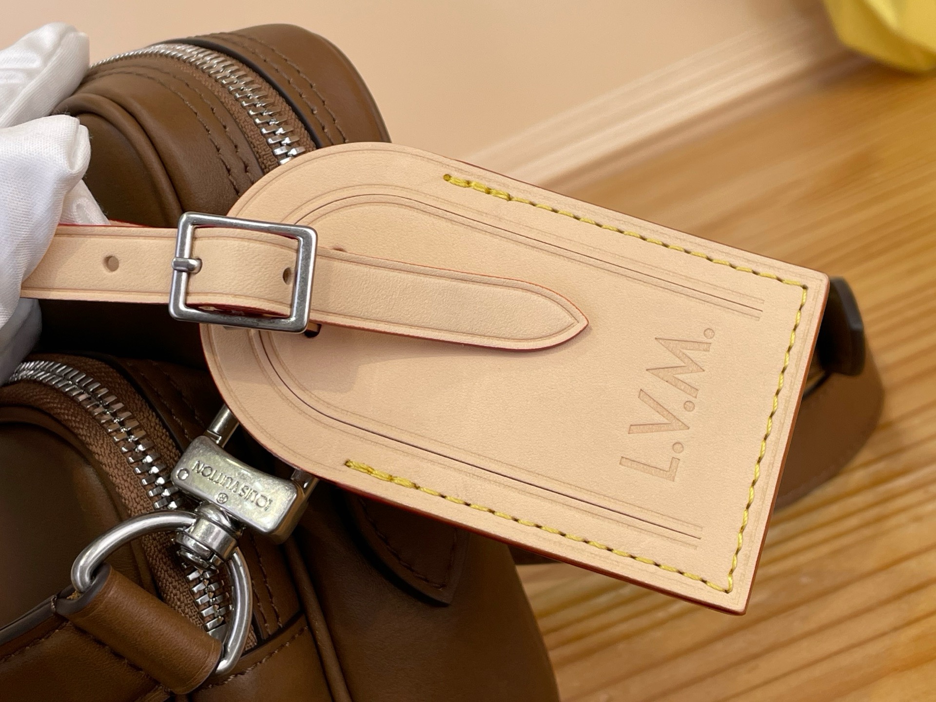 Сумка мужская Louis Vuitton Nil  коричневого цвета