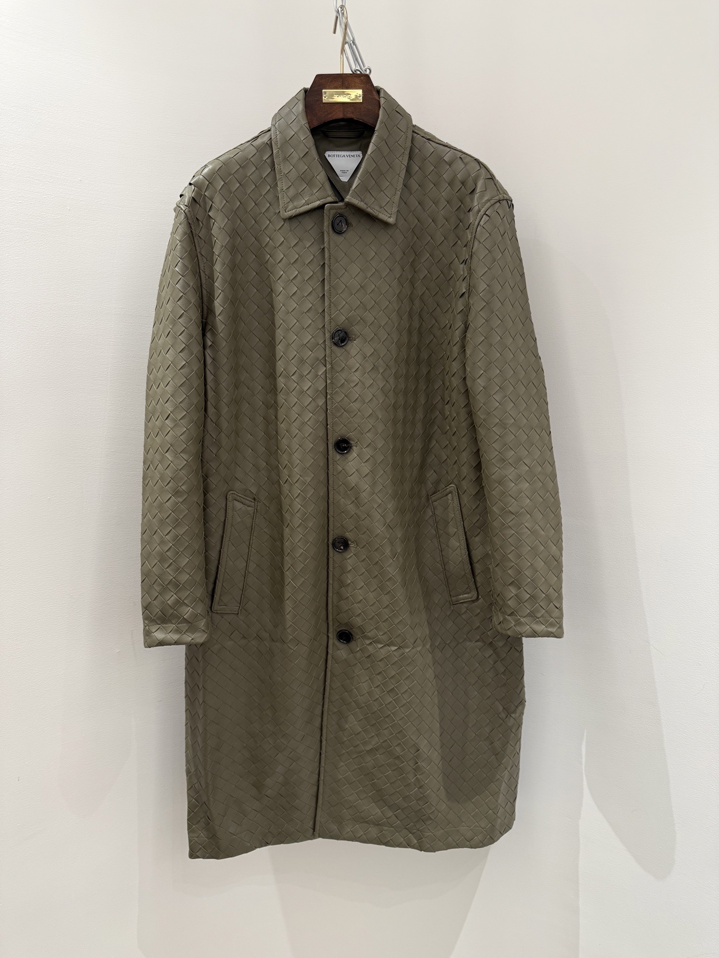 Пальто мужское в стиле Bottega Veneta оливково-бежевого цвета с плетением Intrecciato