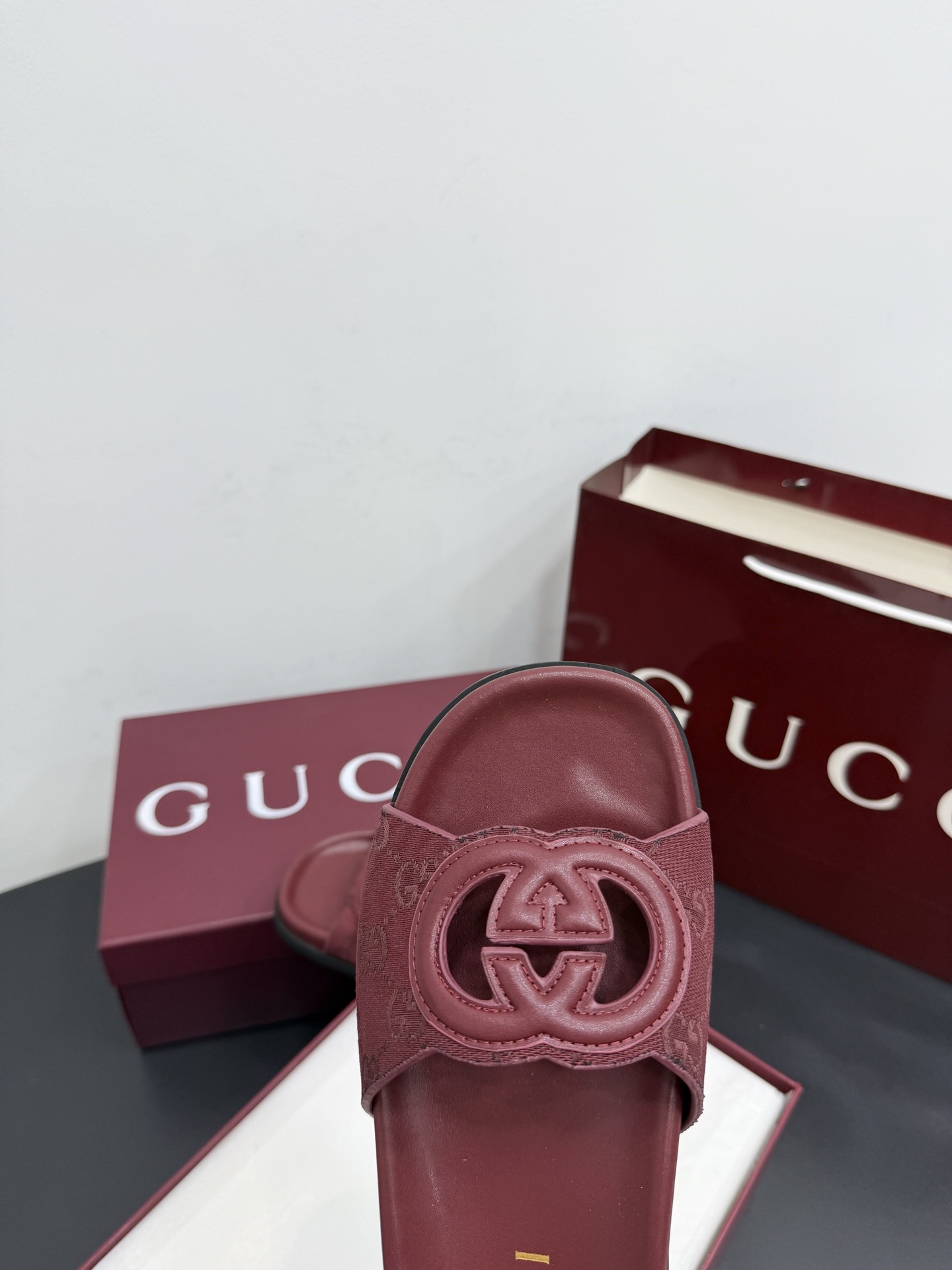 Мюли женские в стиле Gucci GG бордового цвета