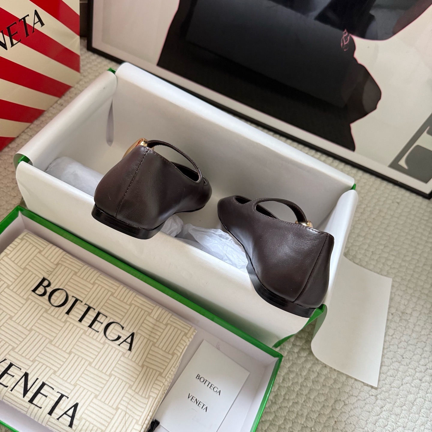 Балетки женские в стиле Bottega Veneta Coarlotte серо-коричневого цвета