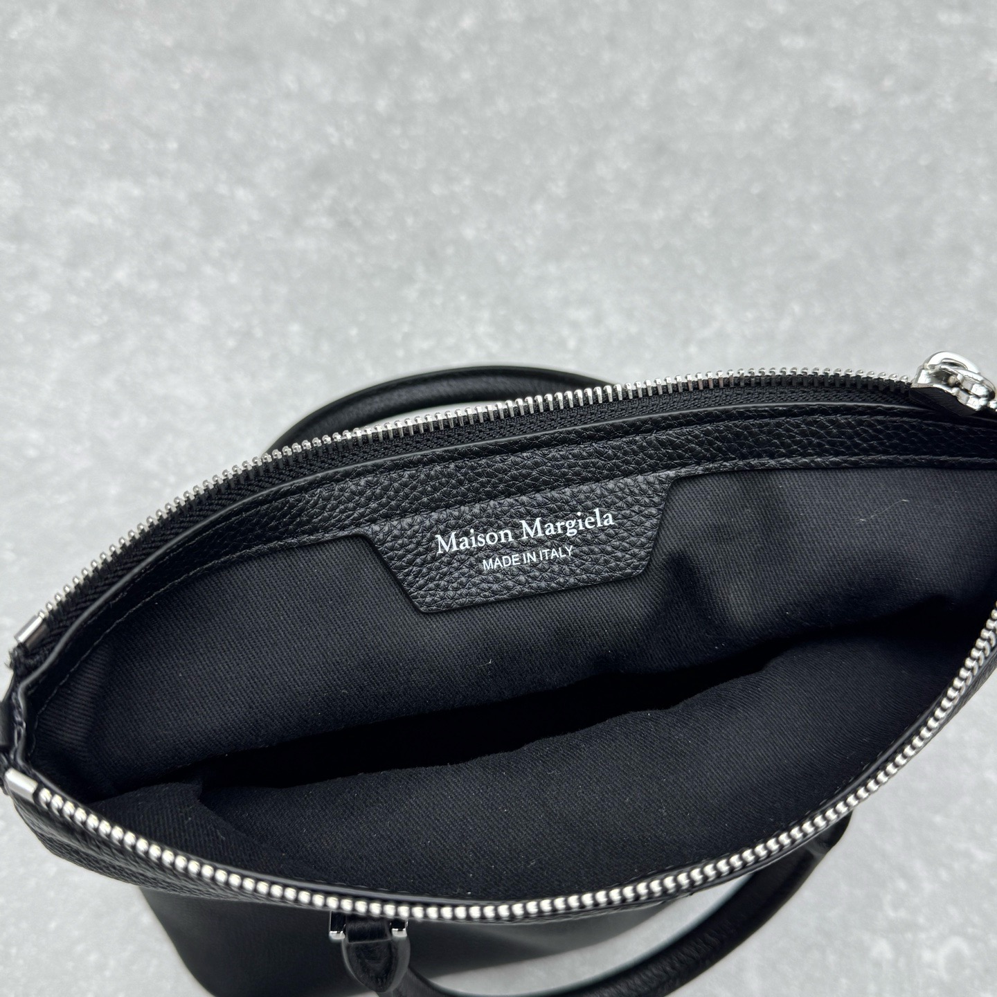 Сумка Maison Margiela 5AC чёрного цвета 26 см.