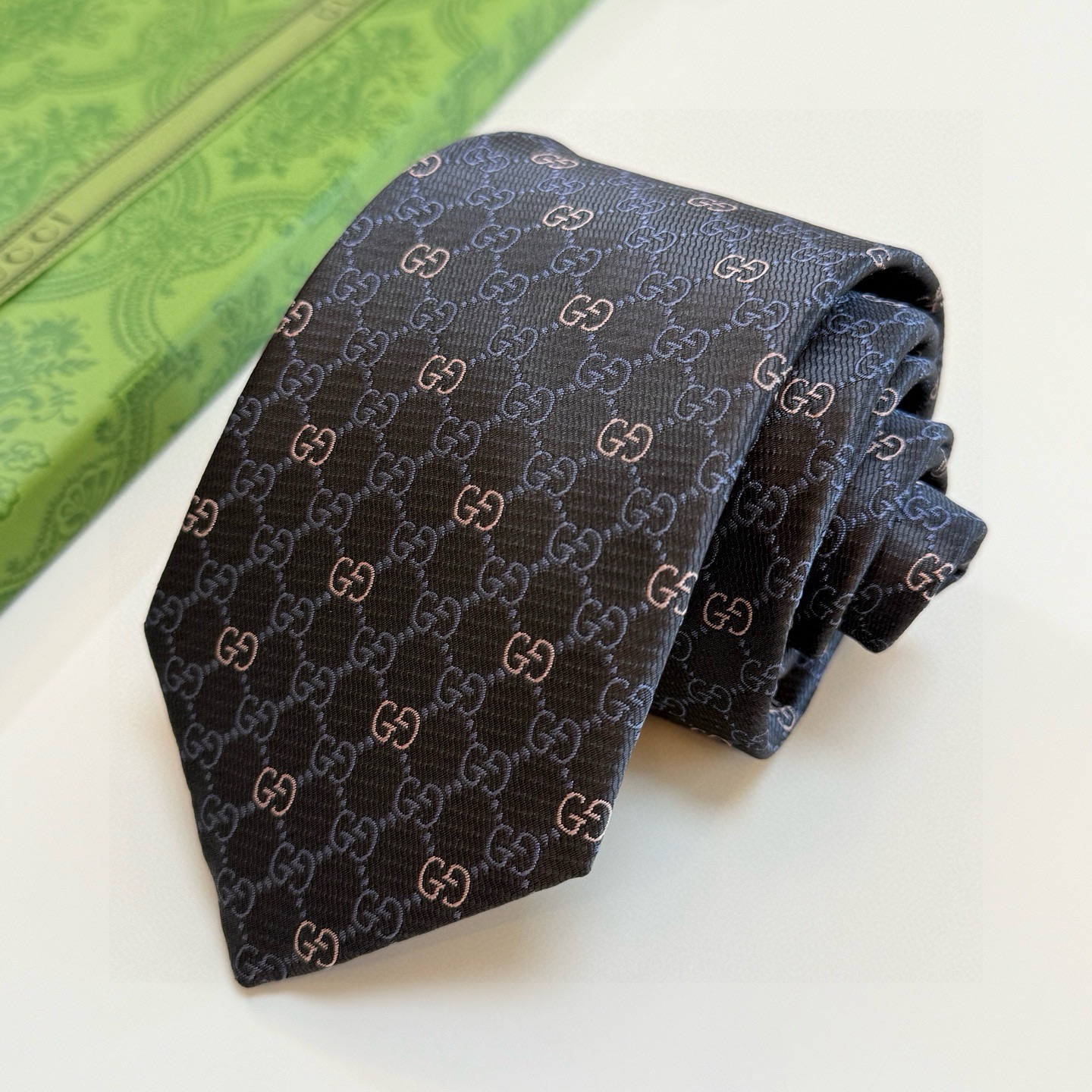 Галстук мужской в стиле Gucci тёмно-синего цвета с жаккардовым узором GG
