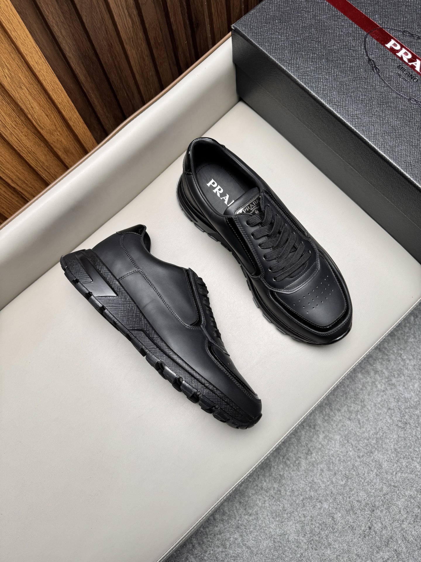 Кроссовки мужские в стиле Prada черного цвета