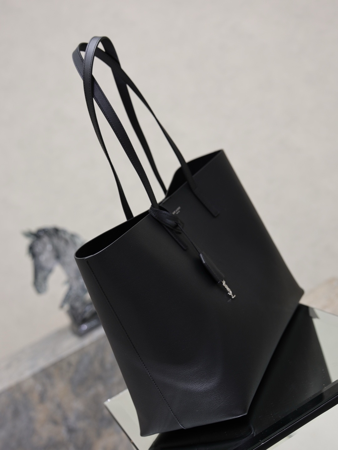 Сумка женская Saint Laurent Shopping Tote черного цвета