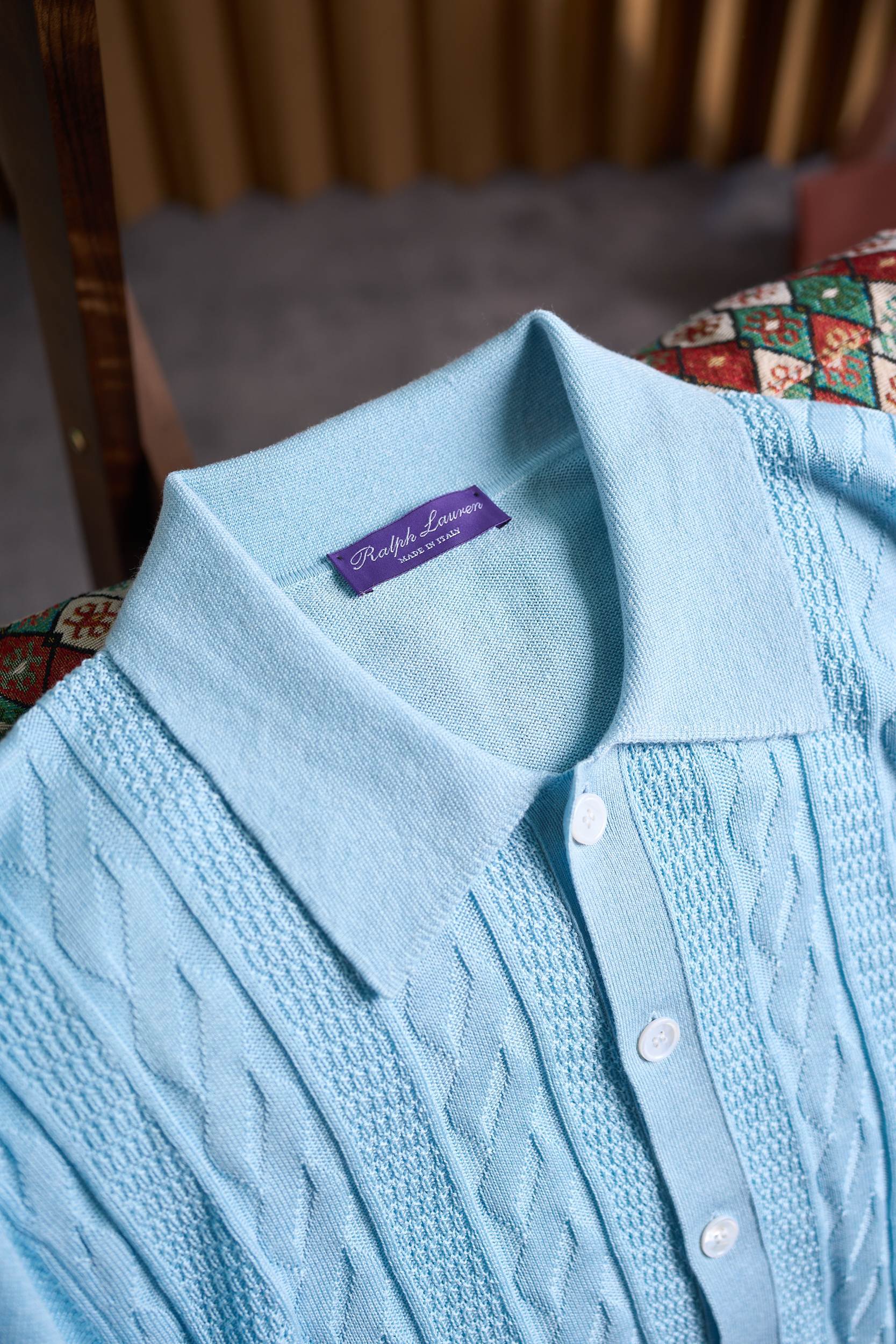 Поло мужское в стиле Ralph Lauren Purple Label голубого цвета с фактурной вязкой