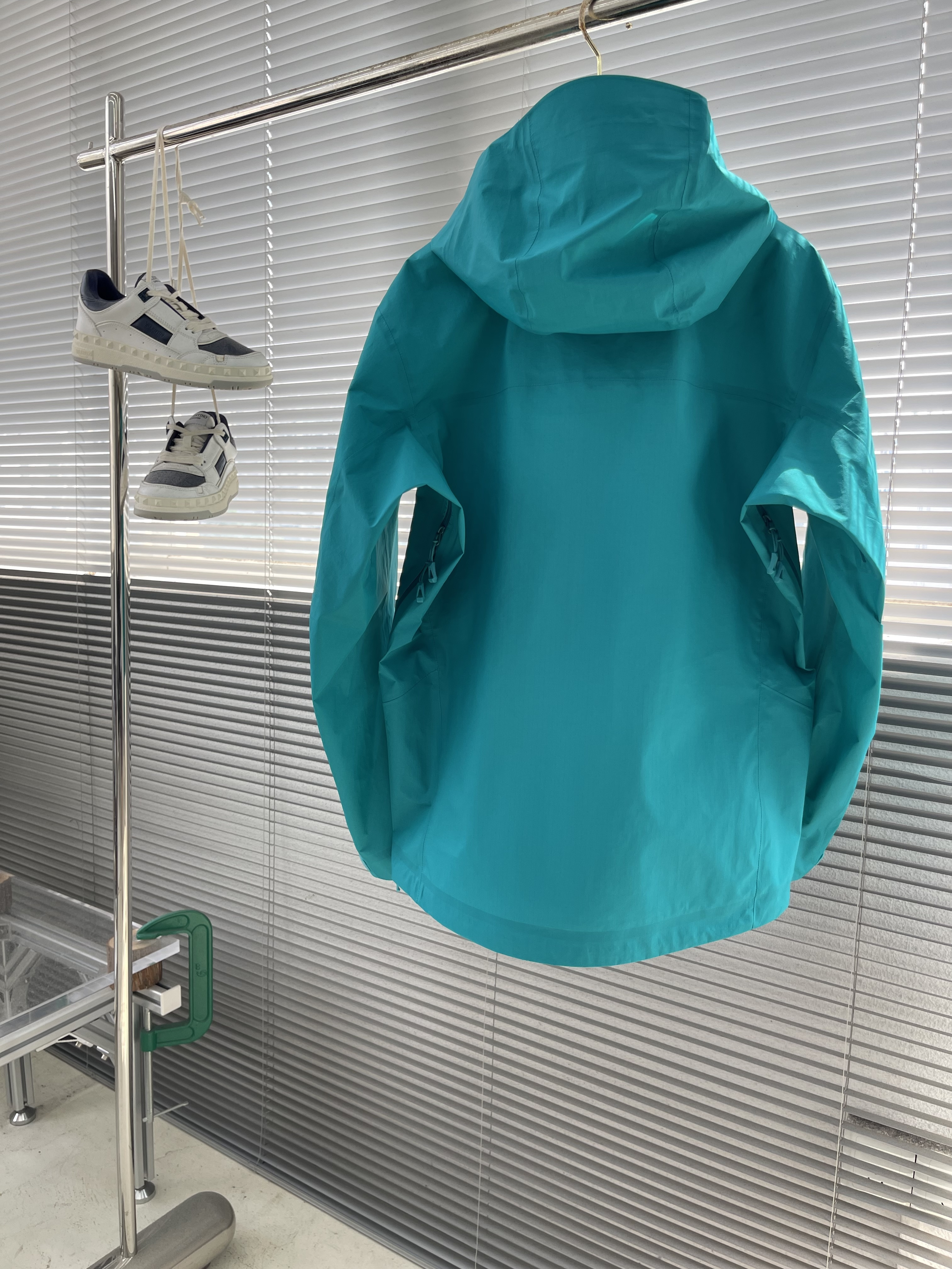 Куртка мужская Kailas softshell с капюшоном бирюзового цвета водо- и ветрозащитная