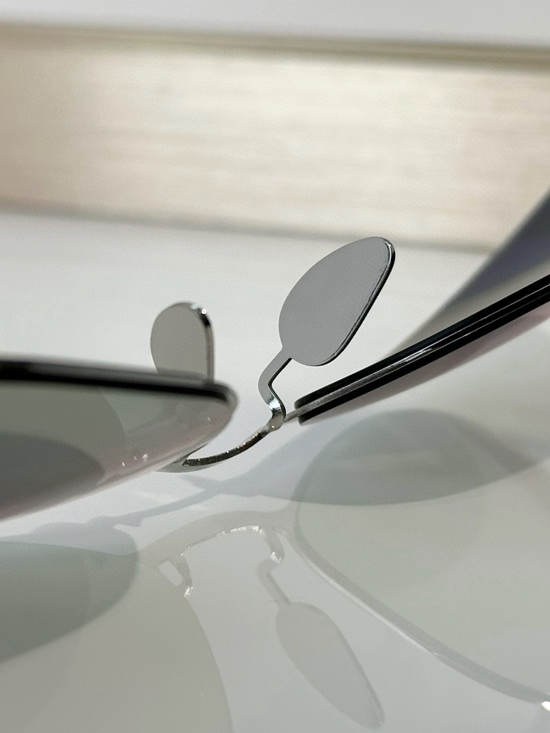 Очки солнцезащитные унисекс в стиле Balenciaga