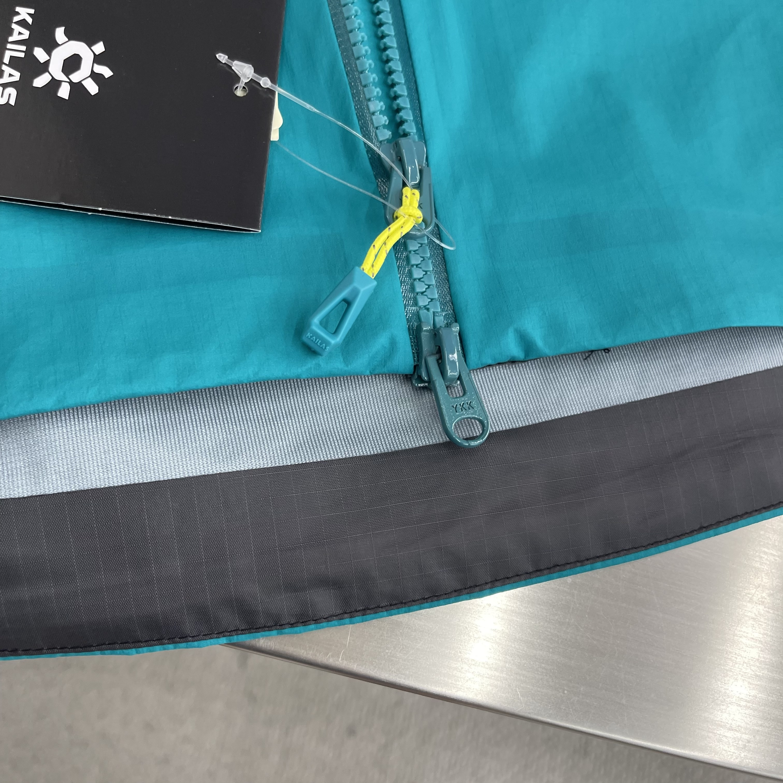 Куртка мужская Kailas softshell с капюшоном бирюзового цвета водо- и ветрозащитная