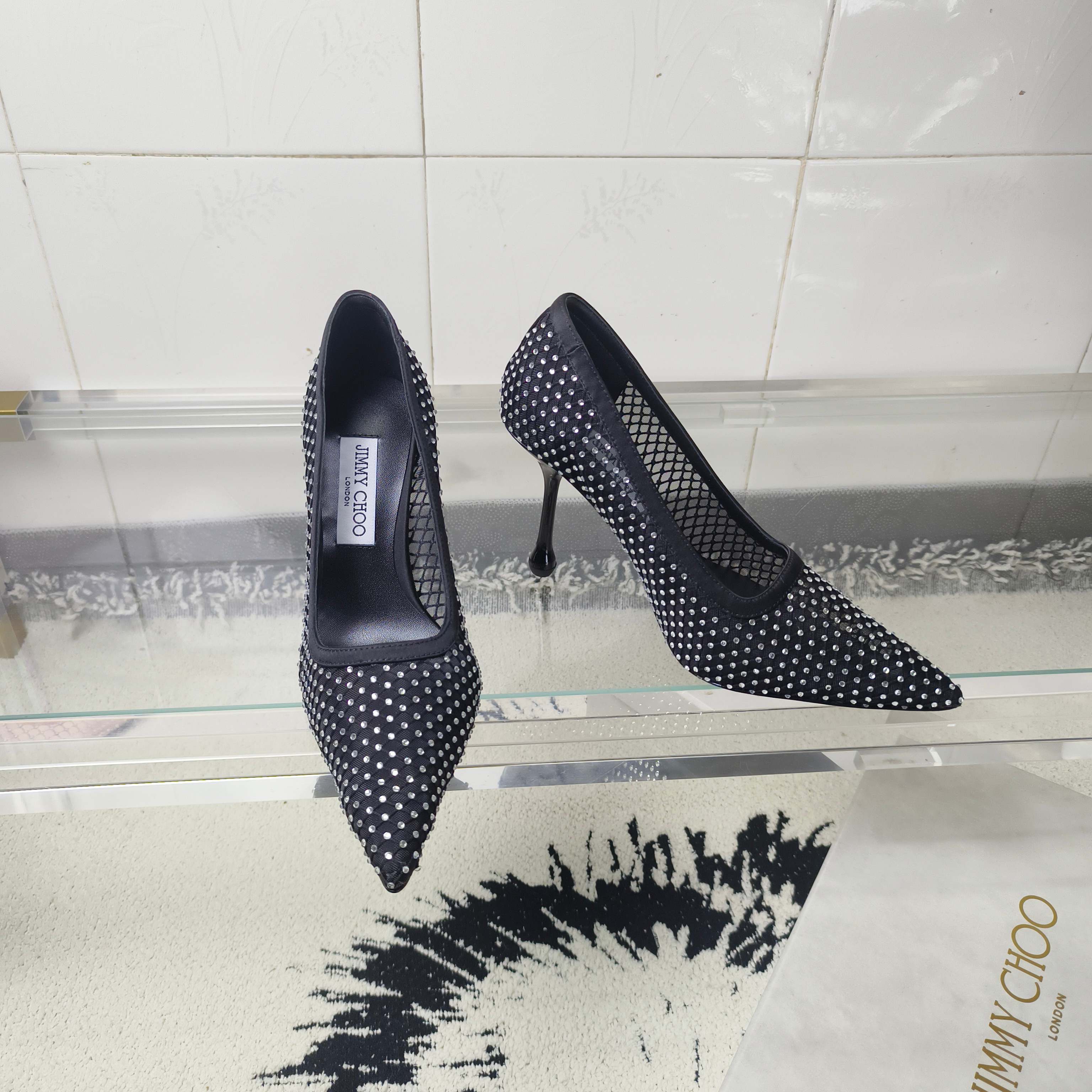 Туфли женские в стиле Jimmy Choo из текстиля с кристаллами черного цвета