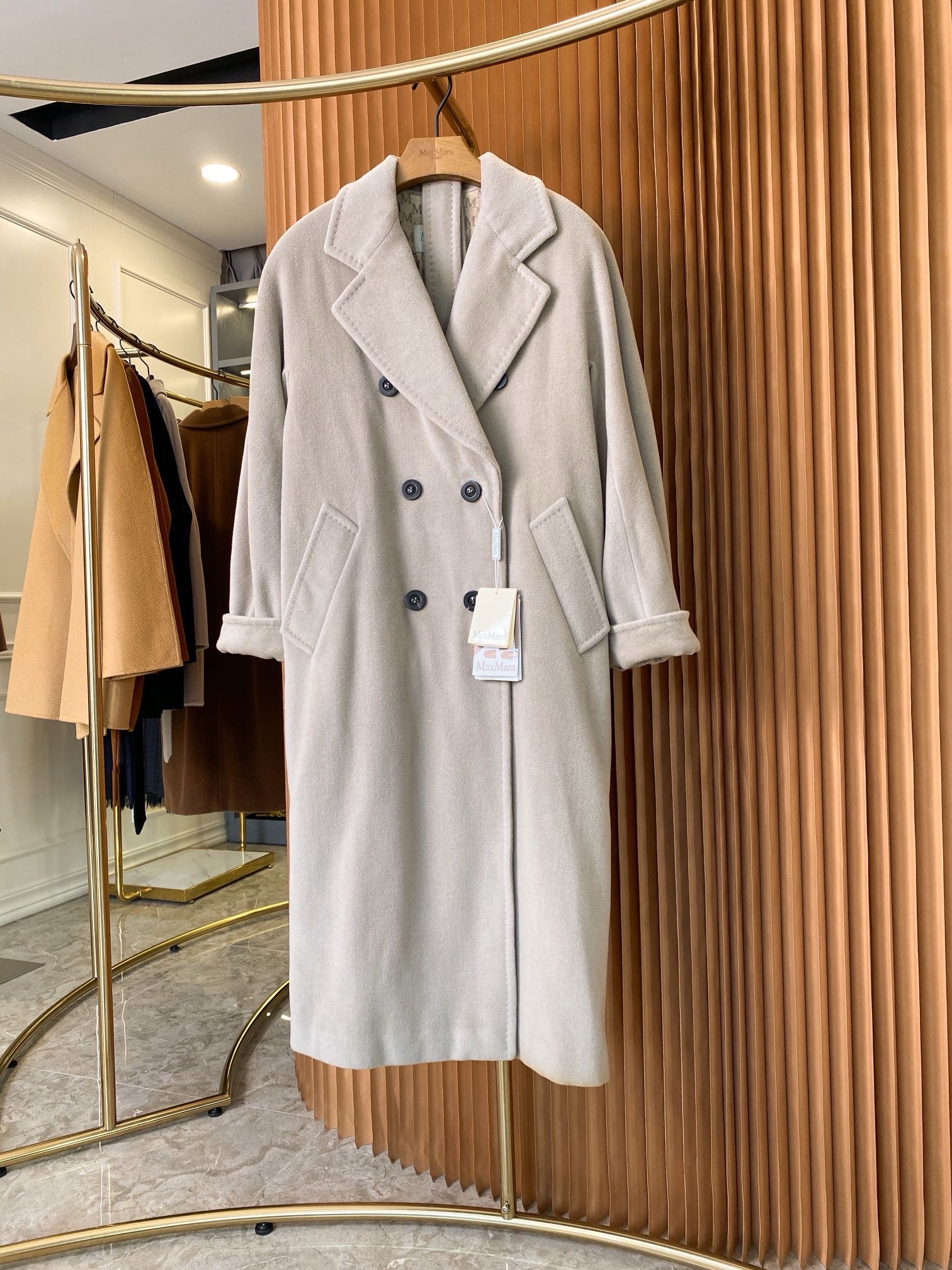 Пальто женское в стиле Max Mara Anne-Marie Beretta песочного цвета