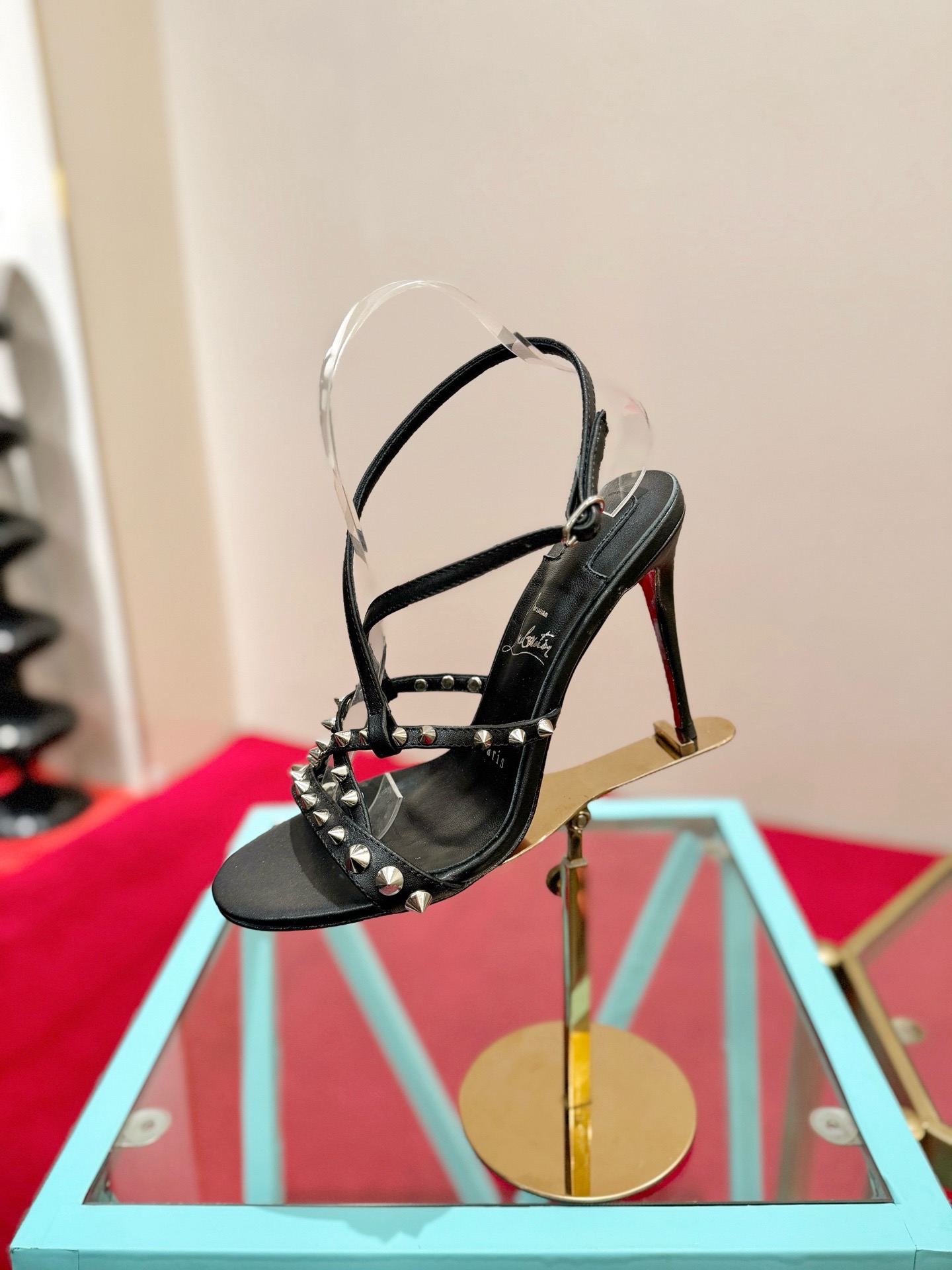 Босоножки женские в стиле Christian Louboutin So Kate черного цвета