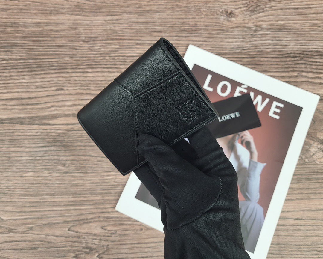 Кошелёк компактный в стиле Loewe L1132 чёрного цвета