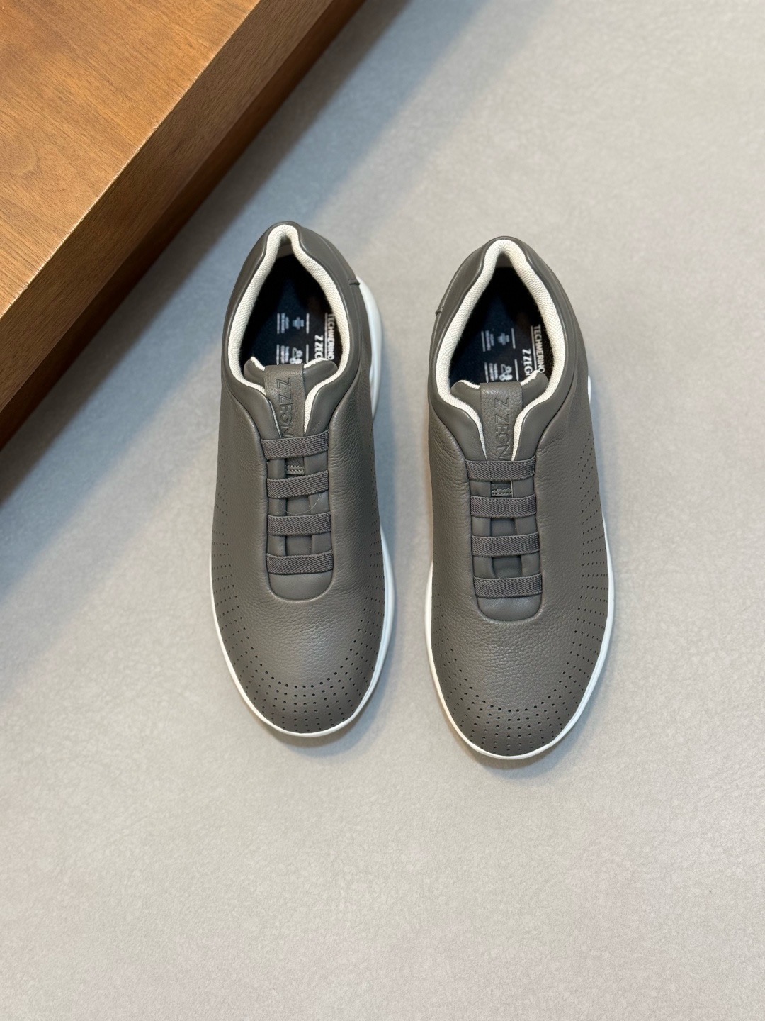 Кроссовки мужские Zegna Triple Stitch серого цвета
