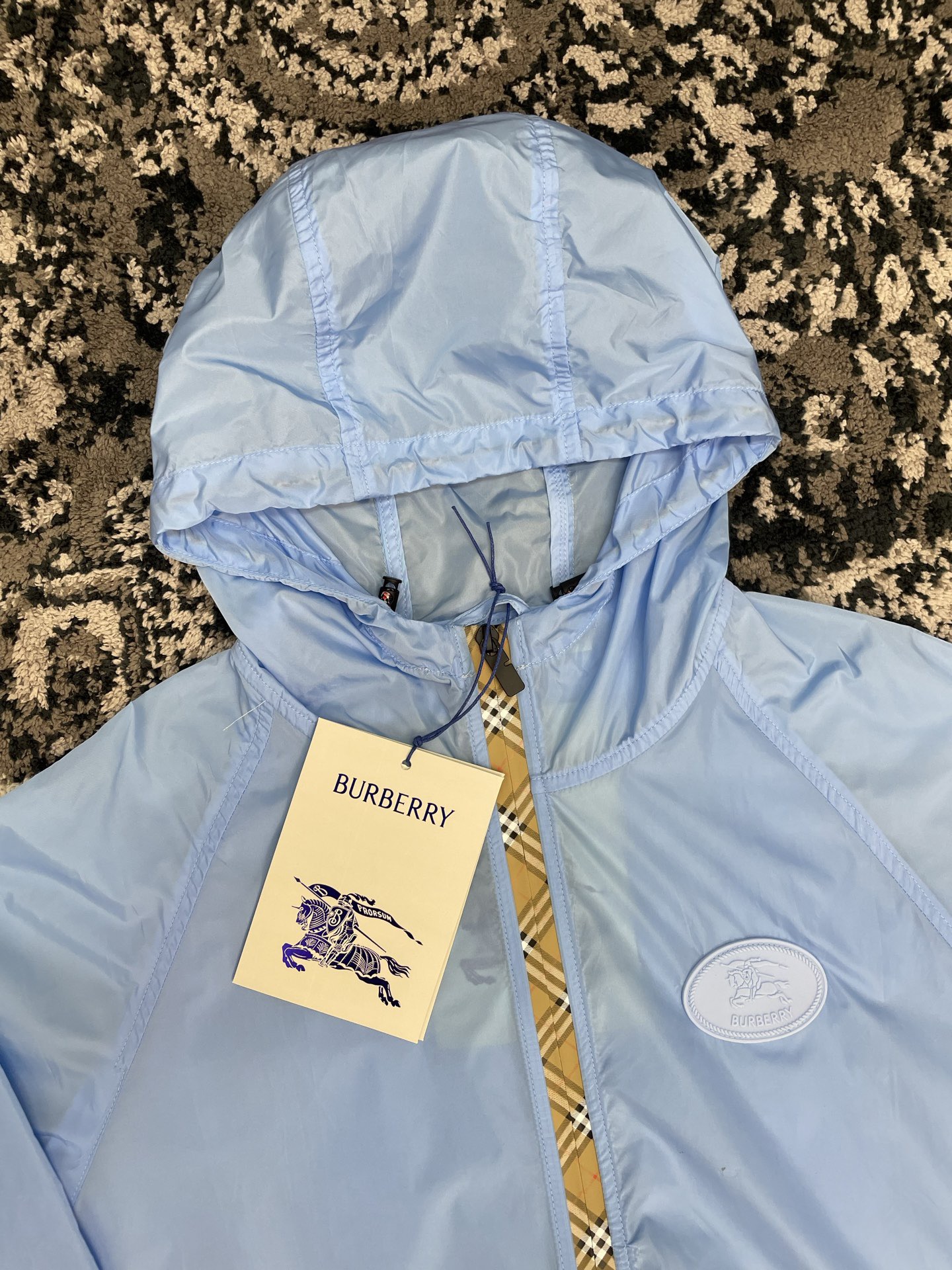 Куртка мужская в стиле Burberry из нейлона голубого цвета с капюшоном