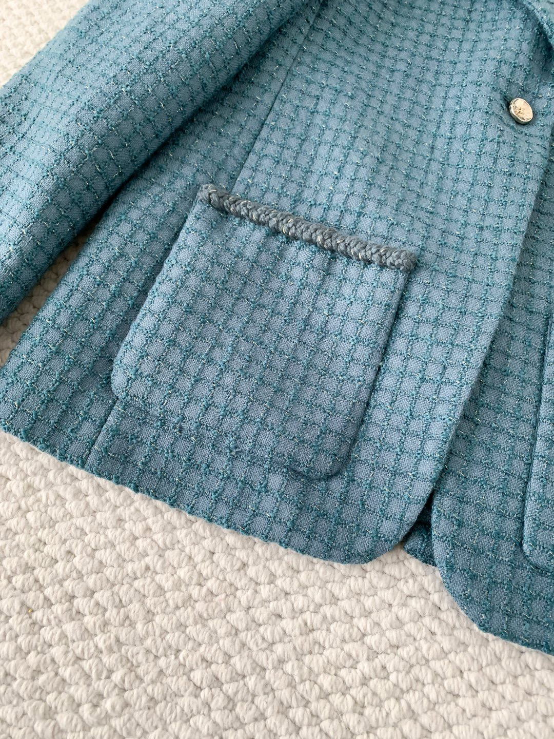 Жакет женский в стиле Chanel из фактурной ткани павлиньего зелёного цвета