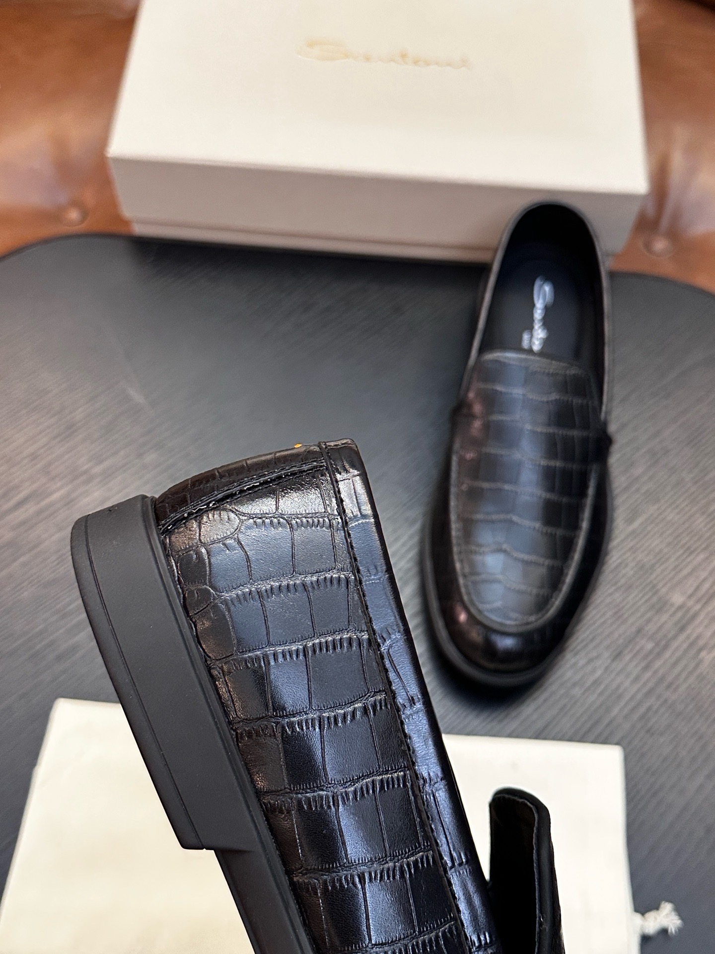 Лоферы мужские в стиле Santoni с тиснением чёрного цвета